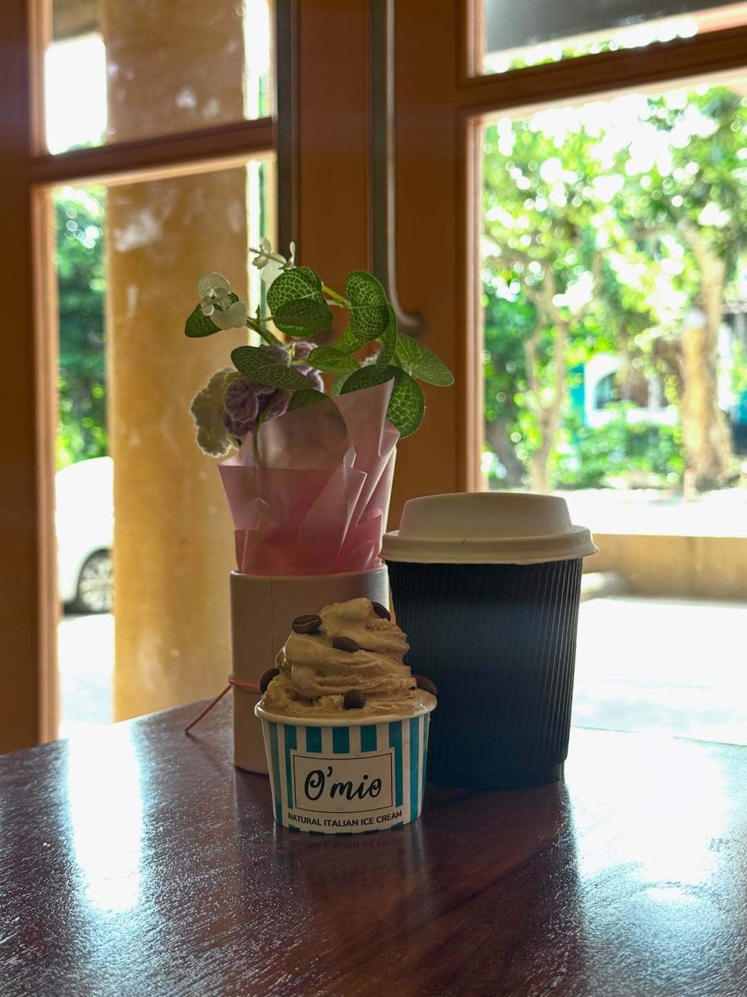 gelato, soft ice cream, kulfi, Magnum ice cream, sundae - O'mio Gelateria - img3