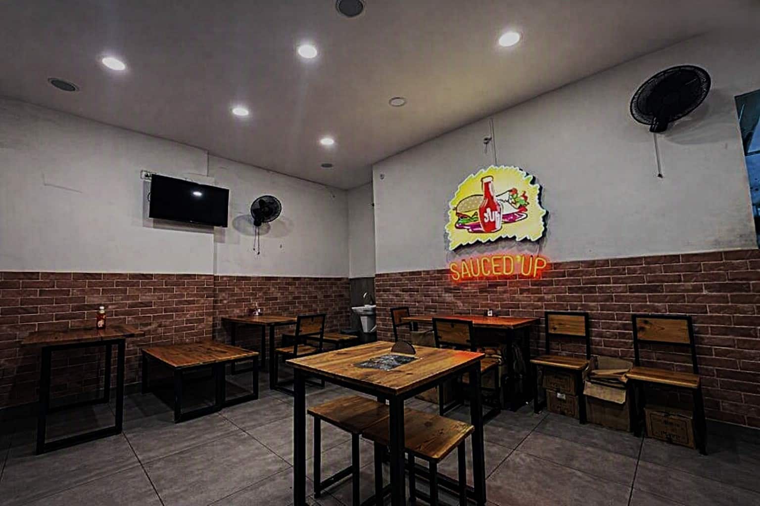 burger, burgers, burger joints, burger restaurants, gourmet burgers, smash burgers, chicken burgers, cheeseburgers, best burgers - Sauced Up - img2