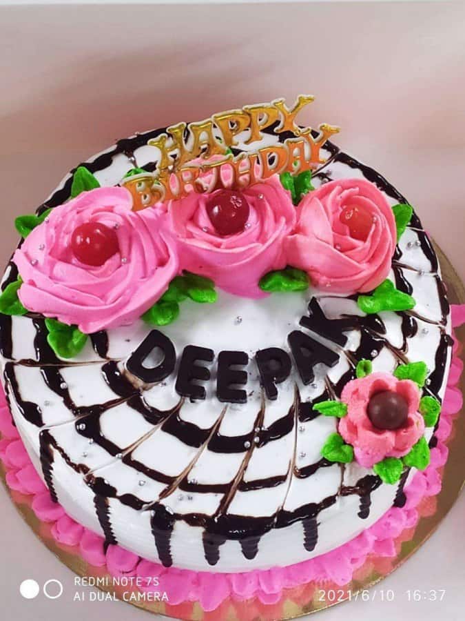 Melodybites by Upasana - Birthday floral theme cake with handmade topper  ♥️♥️ | Facebook