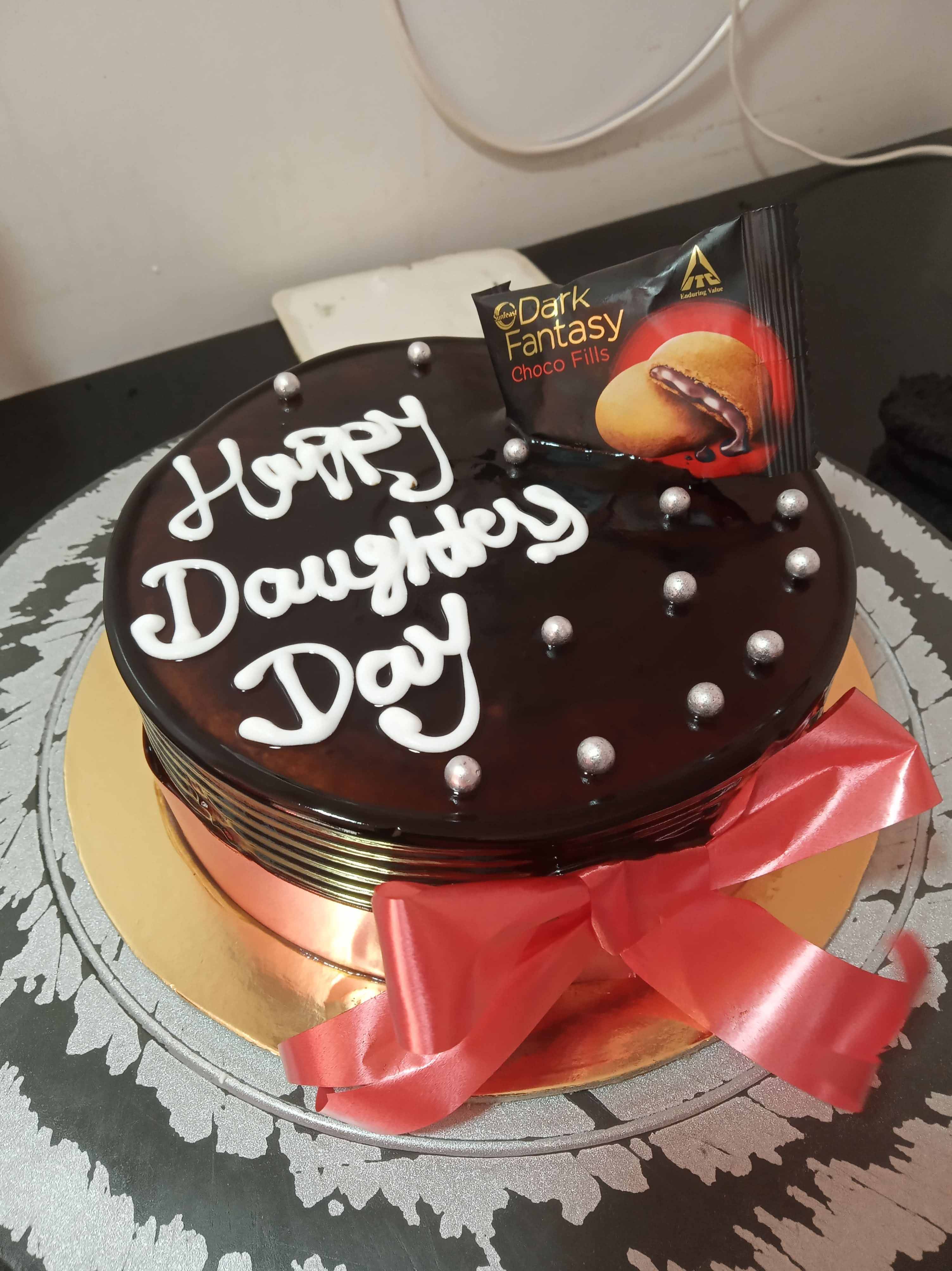 Order Daughters Day Chocolate Cake Online, Price Rs.999 | FlowerAura