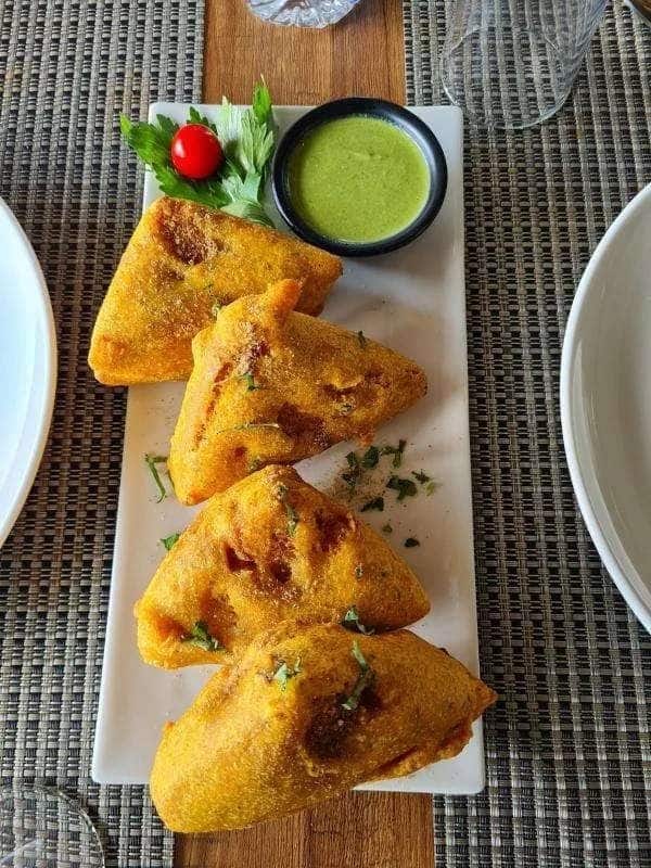 hill view cafes, hilltop cafes, cafes with a view, scenic cafes, mountain cafes, rooftop cafes, hillside restaurants, Mussoorie cafes - Bellamount Restro & Bar - img2