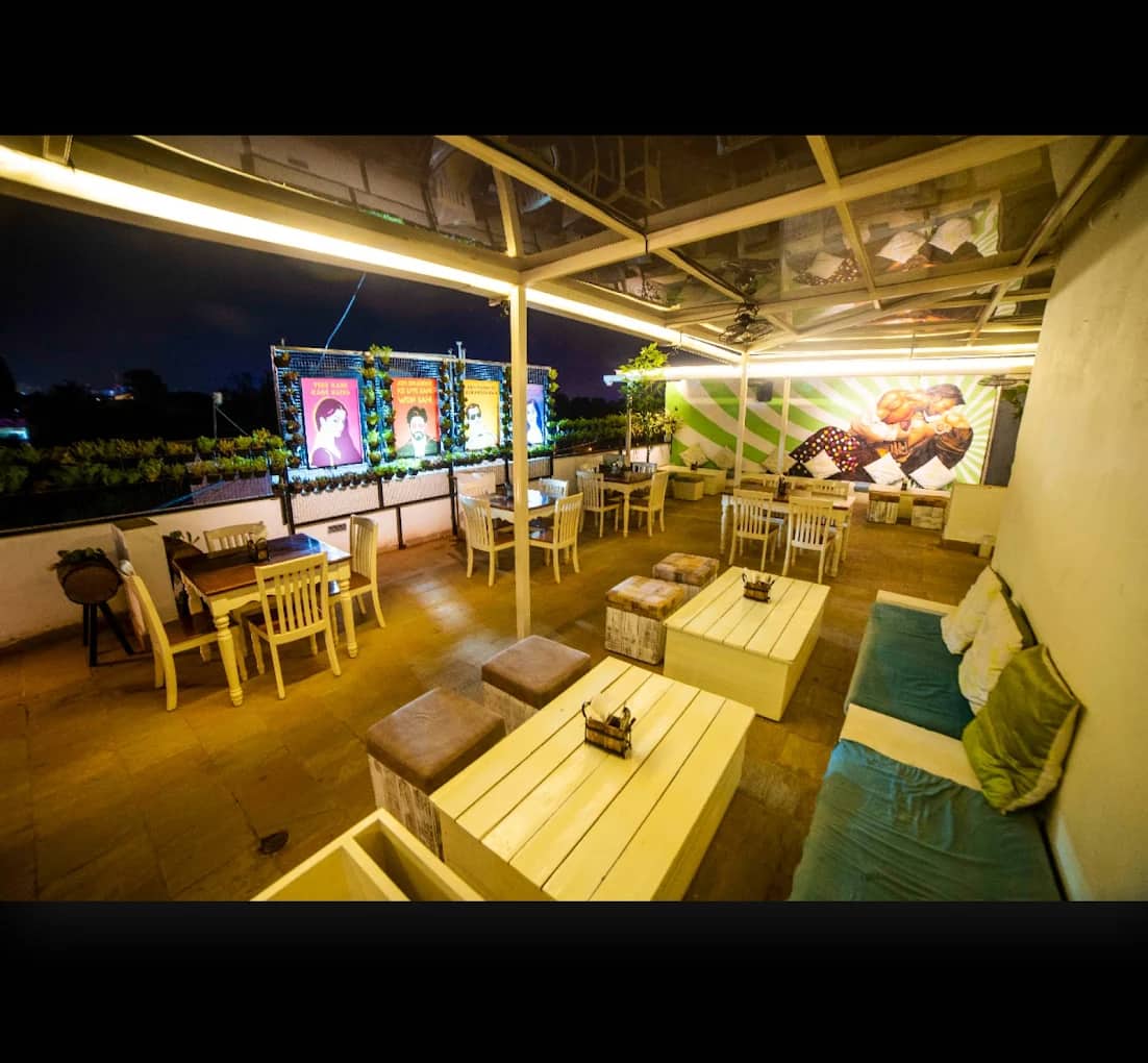 post work drinks, bars, pubs, cocktail bars, happy hour, craft beer, cocktails, beer bars, rooftop bars, breweries - Talli Terrace - img2