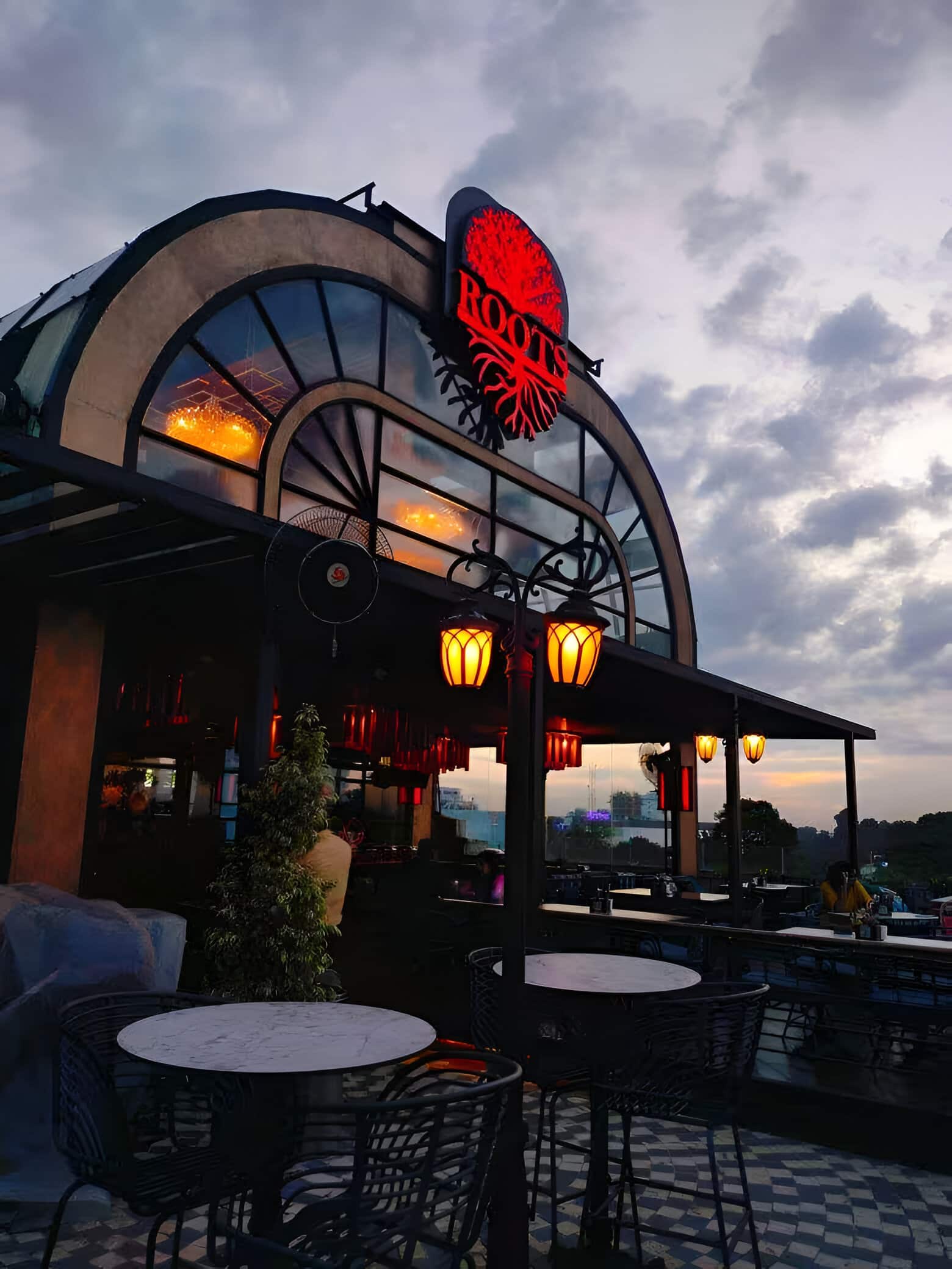 bars near me, pubs near me, beer bar near me, happy hour near me, cheap bars near me - Roots - img3