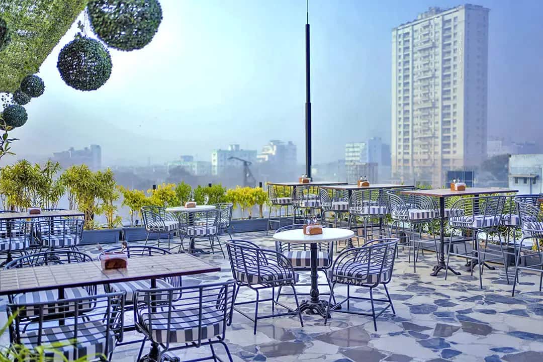 bars near me, pubs near me, beer bar near me, happy hour near me, cheap bars near me - Roots - img2