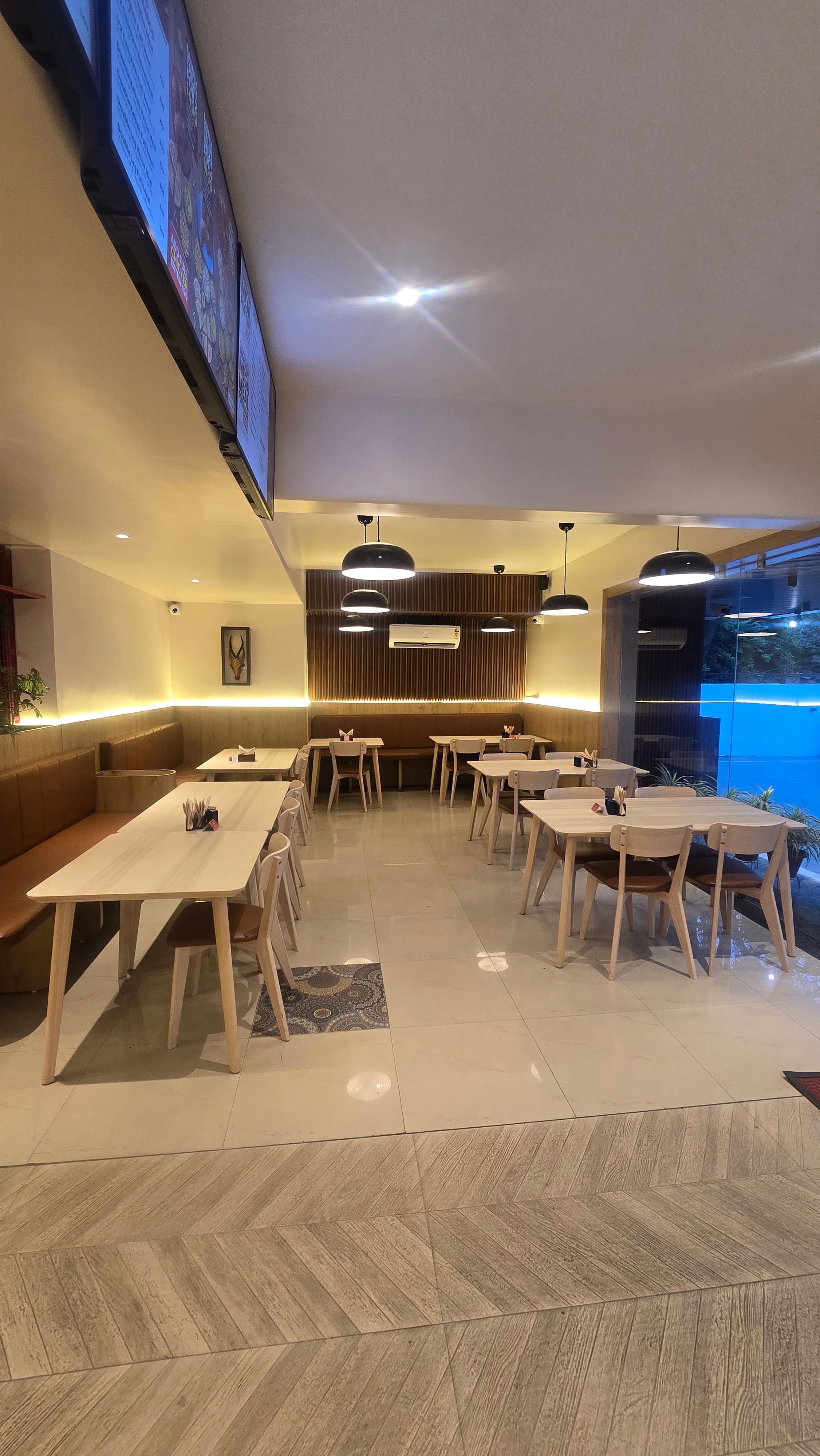 Restaurant image