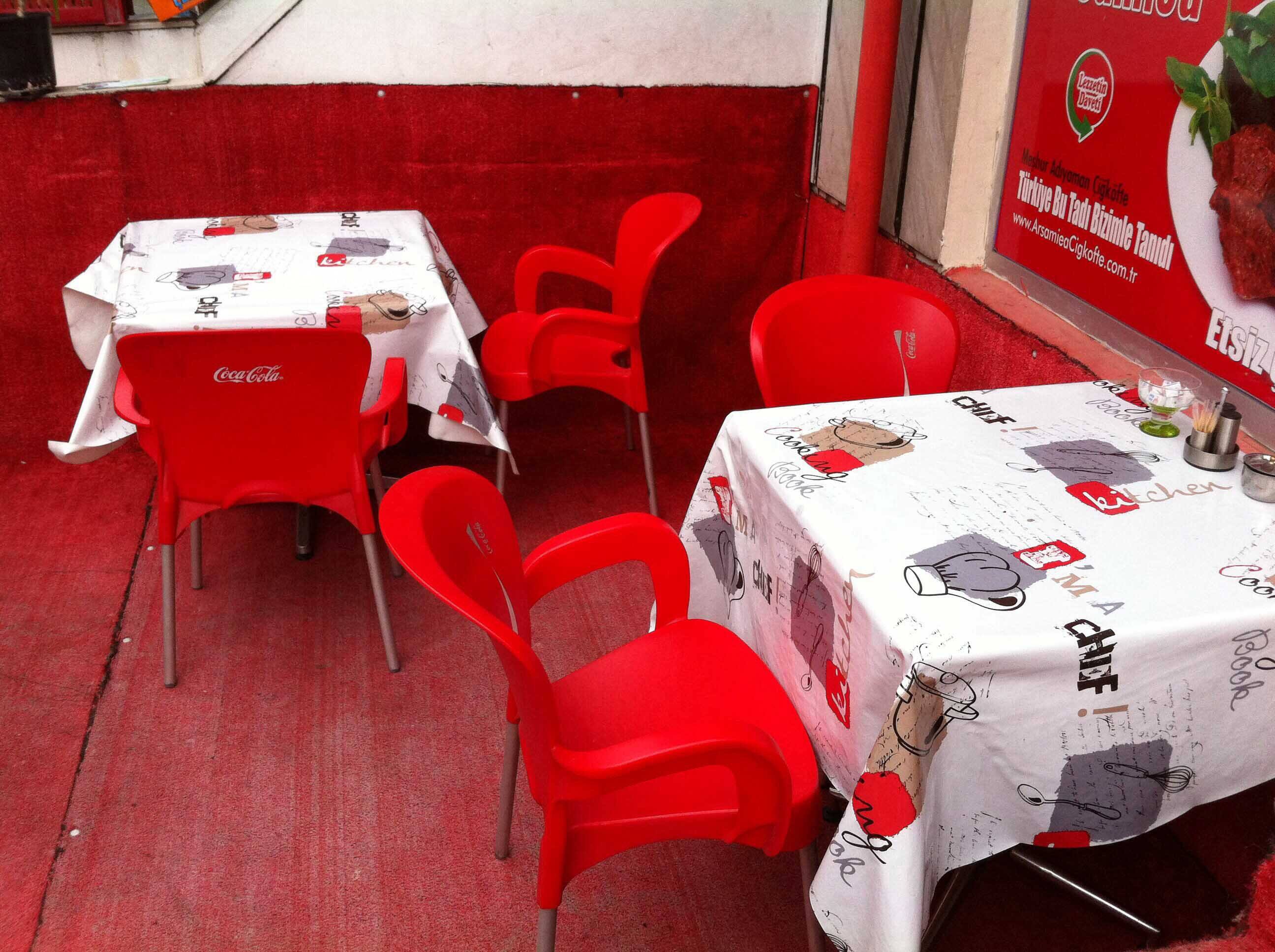 Corlu Icinde Ikinci El Satilik Coca Cola Masa Sandalyesine