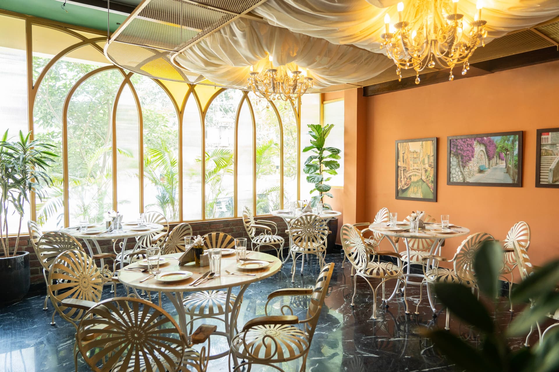 Restaurant image