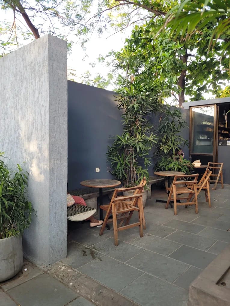 24 hour dining, 24 hour restaurants, late night restaurants, all day dining, breakfast spots, lunch restaurants, dinner restaurants - Zen Cafe - img3