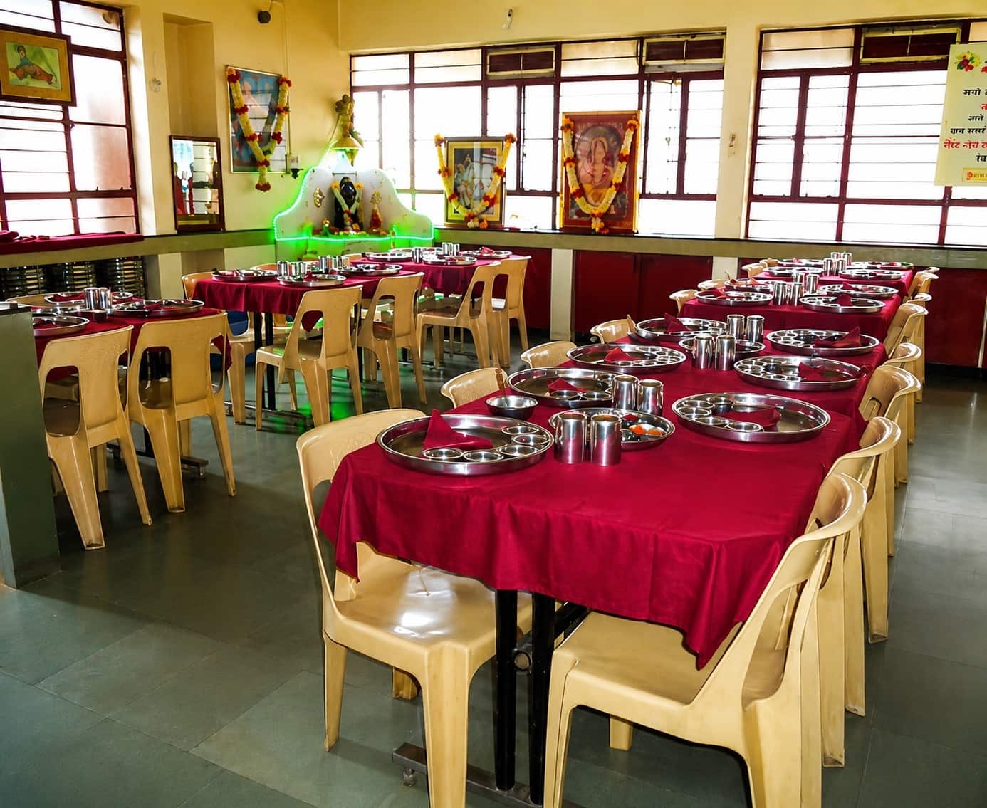 maharashtrian thali, veg thali, puran poli, bhakri, vegetarian restaurants - Durvankur - img1