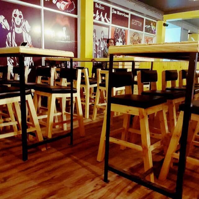 Ghewar, Imarti, Mawa Kachori, daal baati churma, 1135 ad, kaju katli - Amazing Arena Sports & Lounge - img1