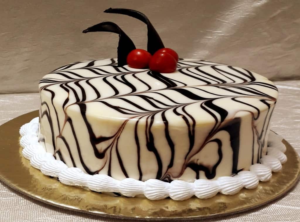 White Forest vencho cake | Recipe Book