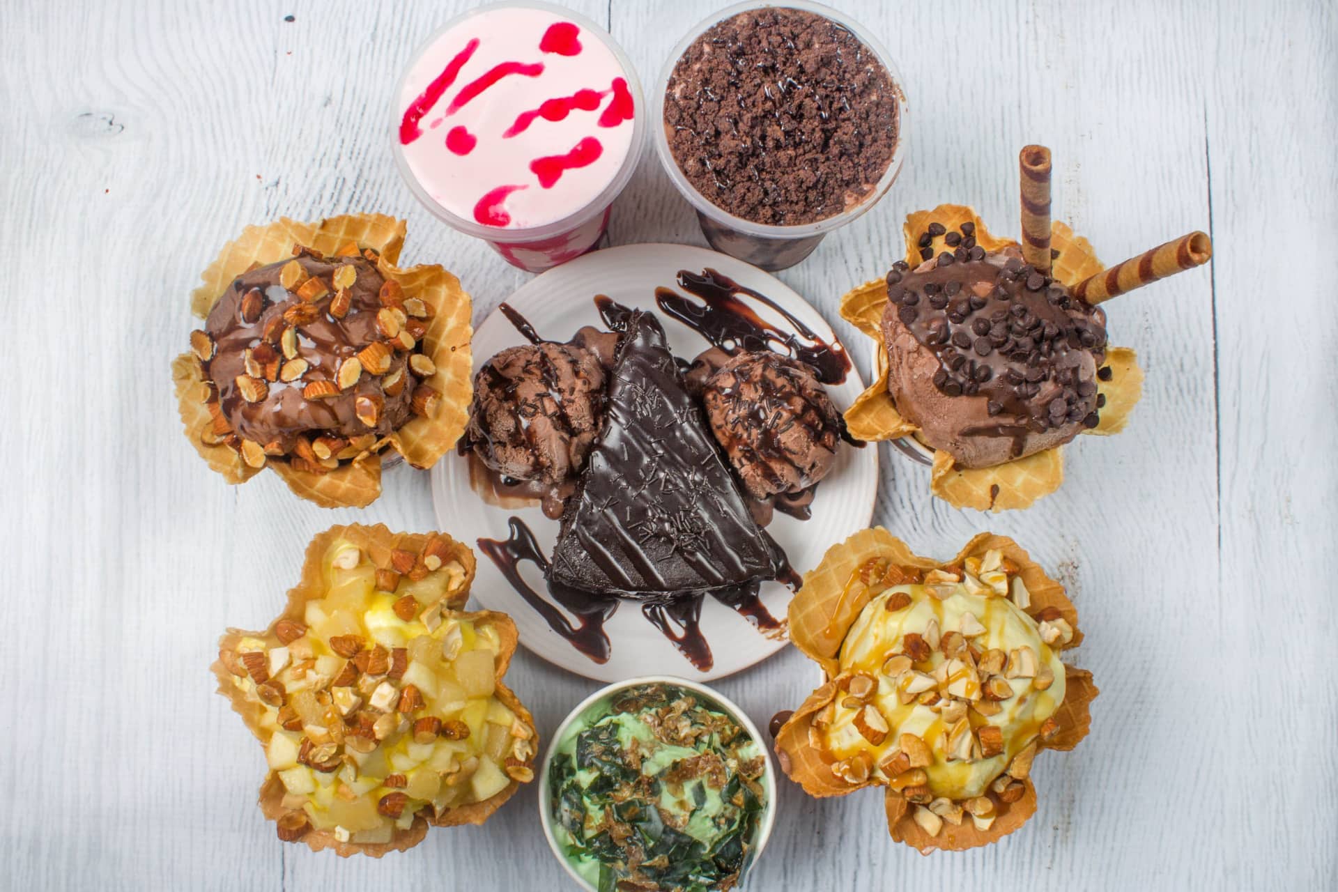 desserts near me, dessert places near me, desserts Hyderabad, ice cream near me, waffles, brownies, cakes near me, cheesecake near me, gelato near me - Pralines & Cream - img1