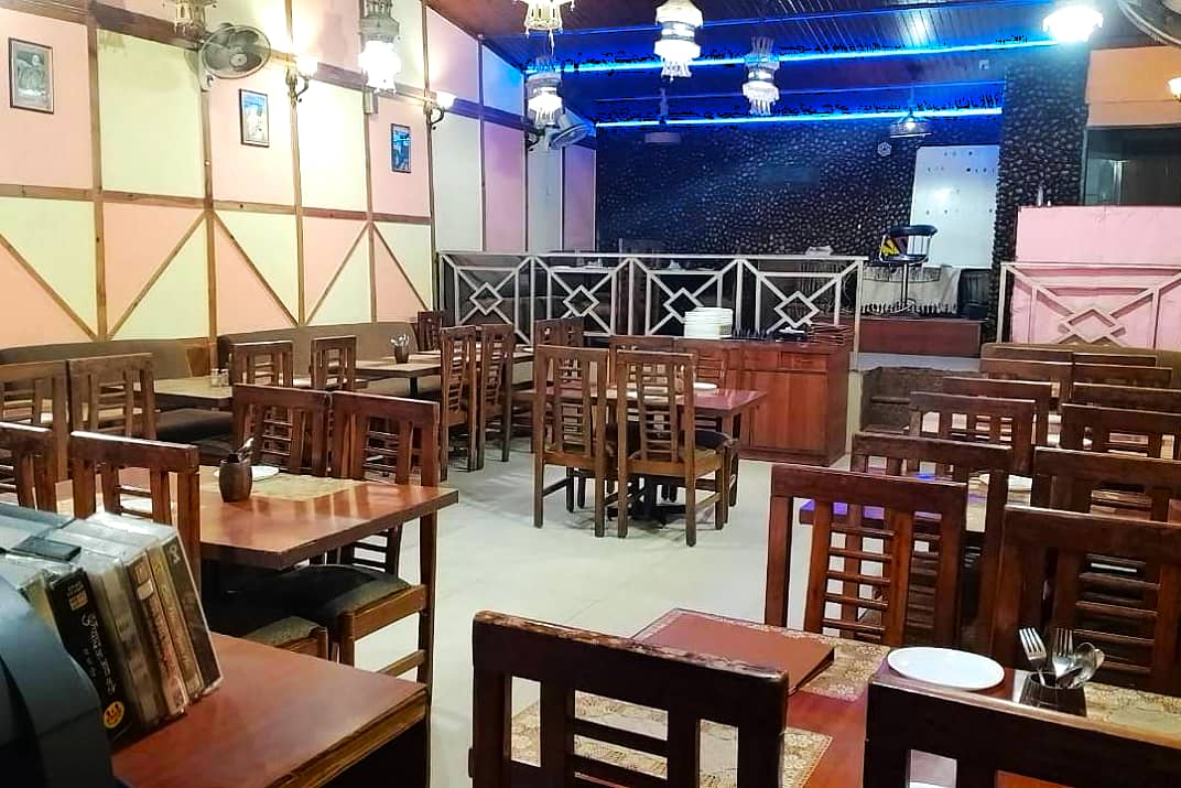 restaurants on Mall Road, Mall Road food, must try restaurants, local food, popular restaurants, cafes, street food, family restaurants, rooftop restaurants - Moti Mahal Delux - img1