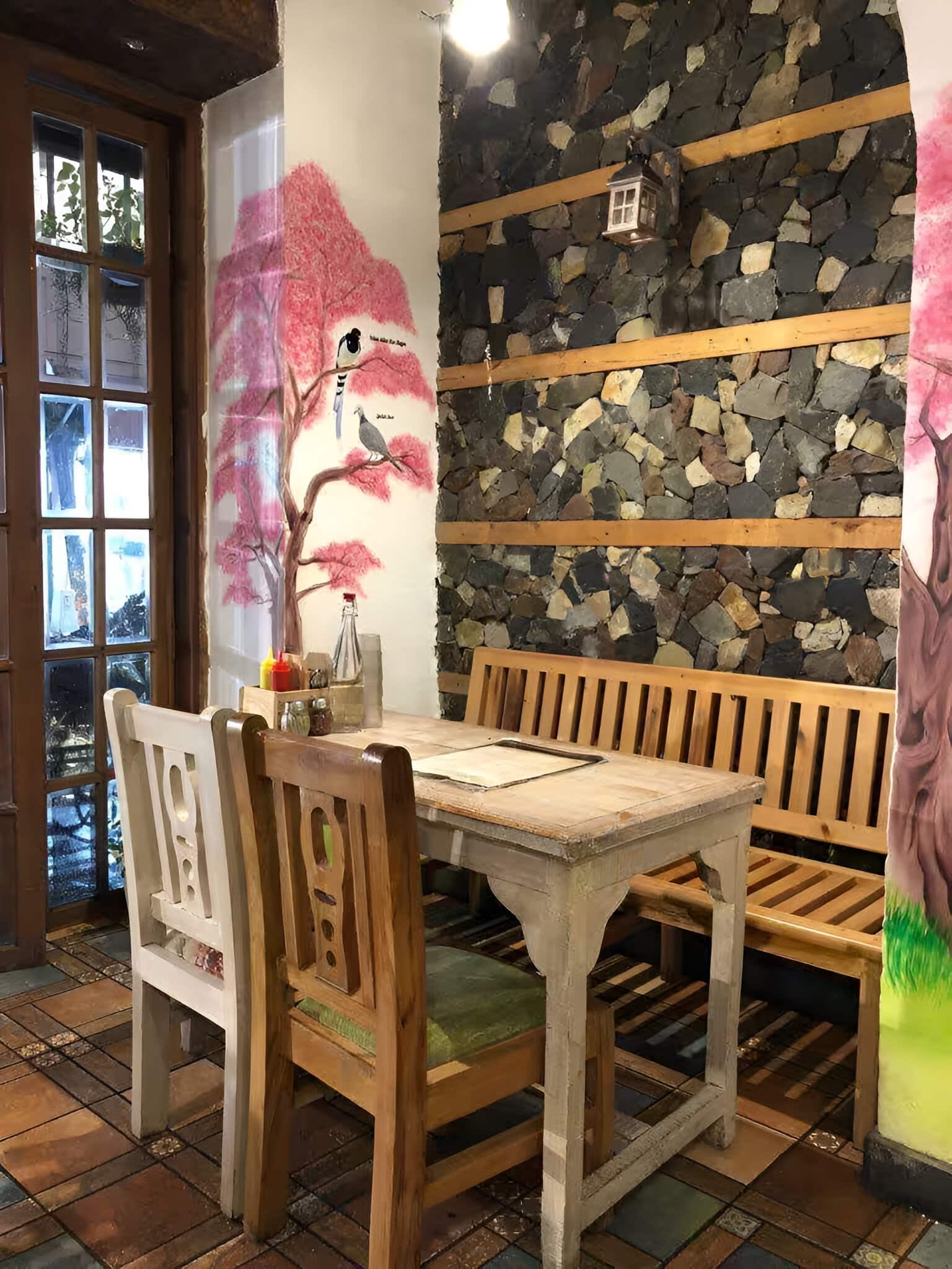 restaurants on Mall Road, Mall Road food, must try restaurants, local food, popular restaurants, cafes, street food, family restaurants, rooftop restaurants - Cafe De Tavern - img3
