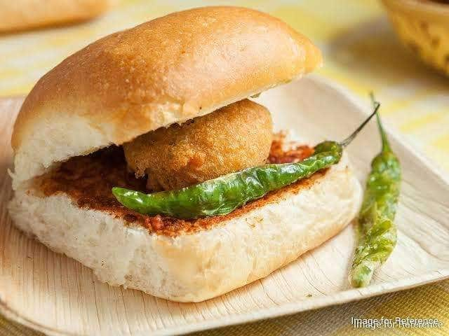 Genext Papdi & Vada pav