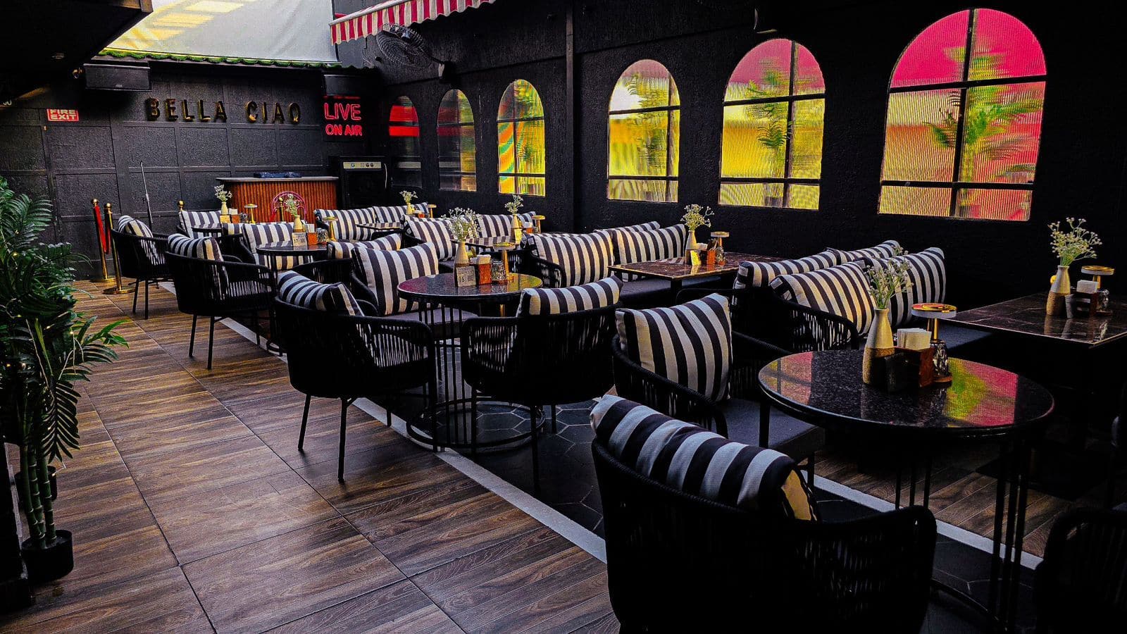 bars, pubs, cocktail bars, rooftop bars, breweries, craft beer, cocktails, beer, sangria, wine - Bella Ciao - img3