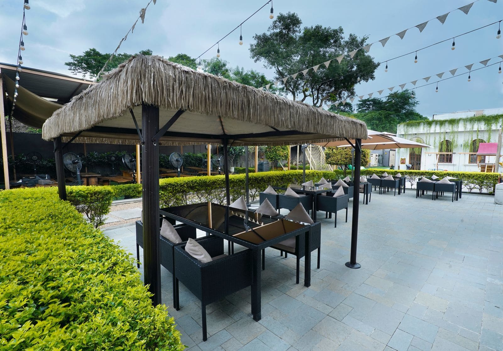 cafes, outdoor cafe near me, outdoor cafes, cafe outdoor seating, cafe with outdoor seating near me - The Backyard Bistro - img1
