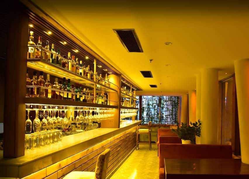 microbreweries, microbreweries near me, craft beer, breweries with food, breweries with food near me, brewery restaurant near me, craft beer near me - Soca - Brew Lounge - img5