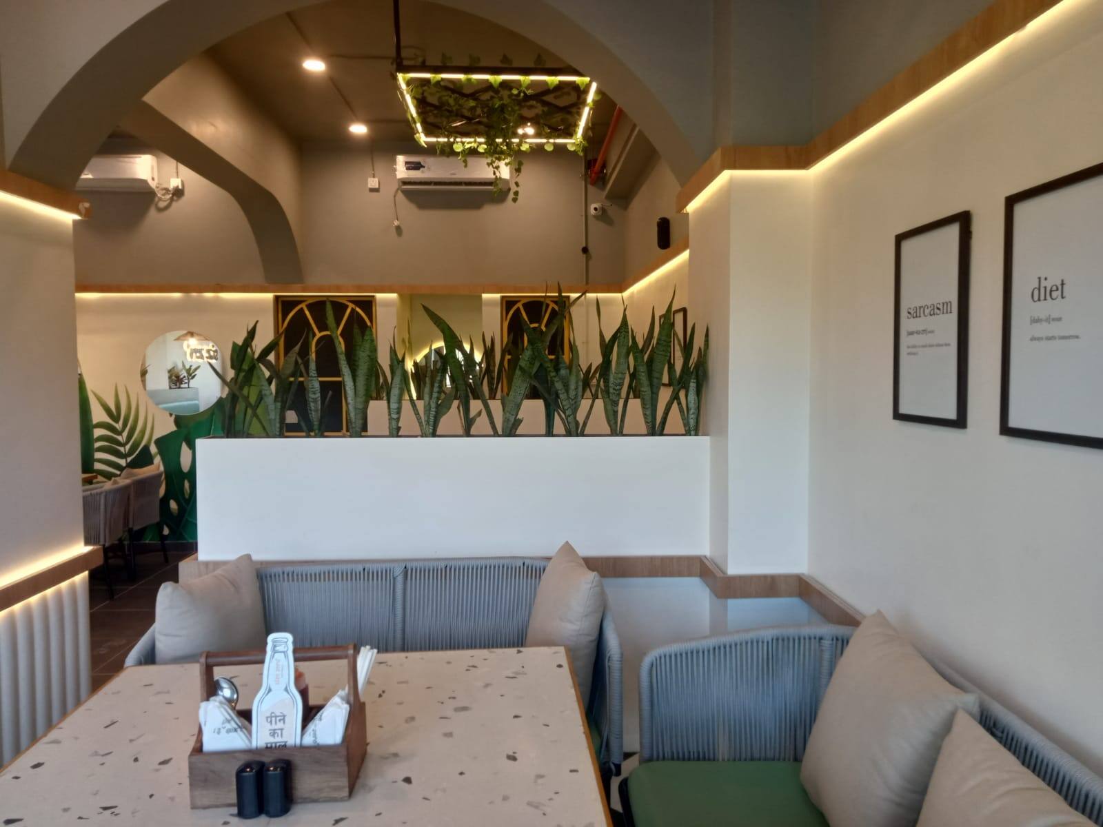 Size Zero, Vapi Locality, Vapi | Zomato
