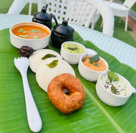 idli dosa, south indian breakfast, dosa, idli, vada - Daksheen Narmada - img3