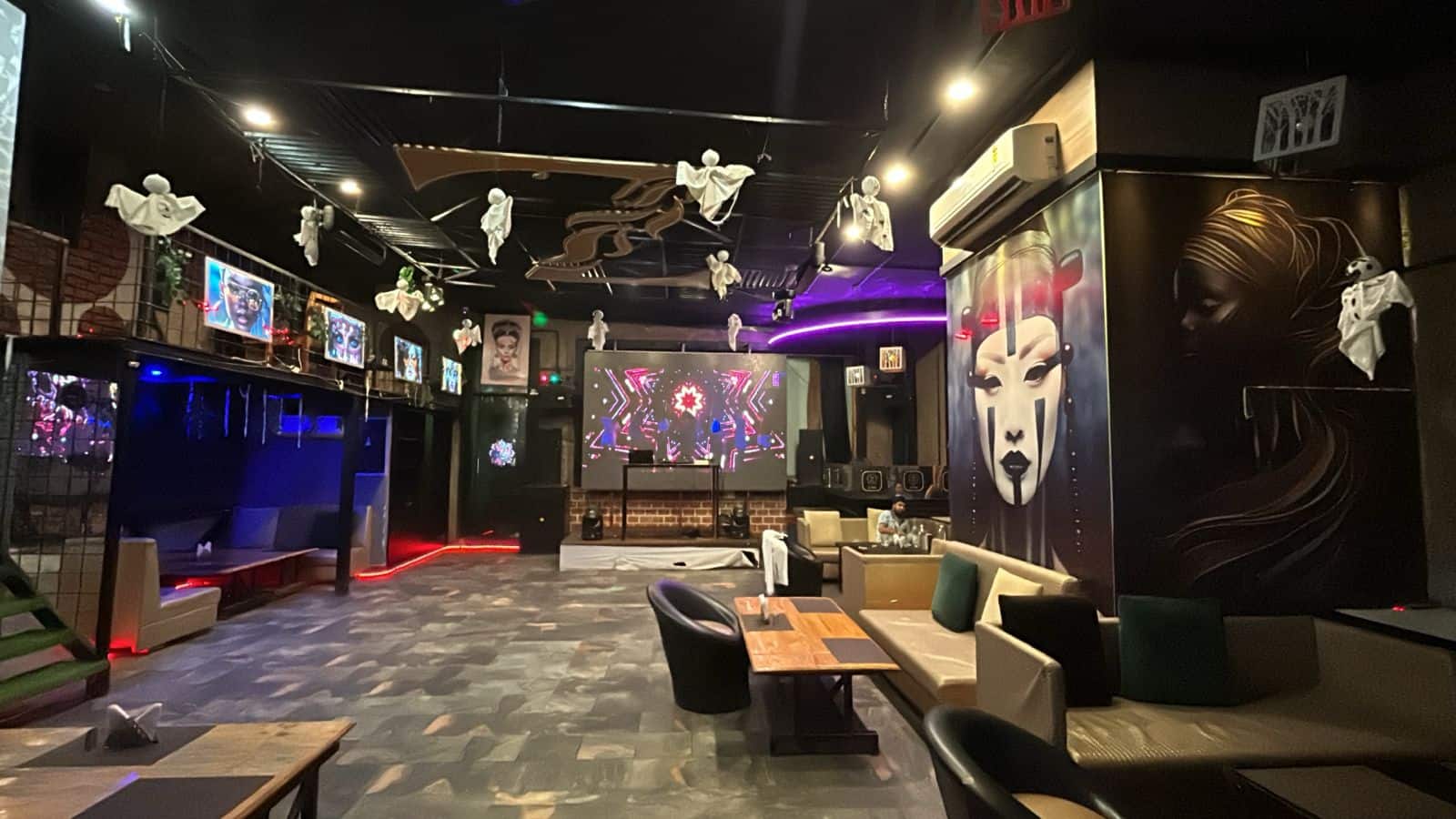 【R20878】India Club & Lounge L7 Club & Lounge, Koregaon Park, Pune | Zomato