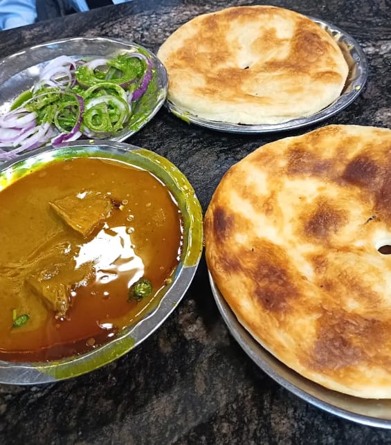 old lucknow, lucknow food, lucknow restaurants, iconic restaurants, local food, kebab restaurants, mughlai restaurants, street food - Idrees Biryani - img3