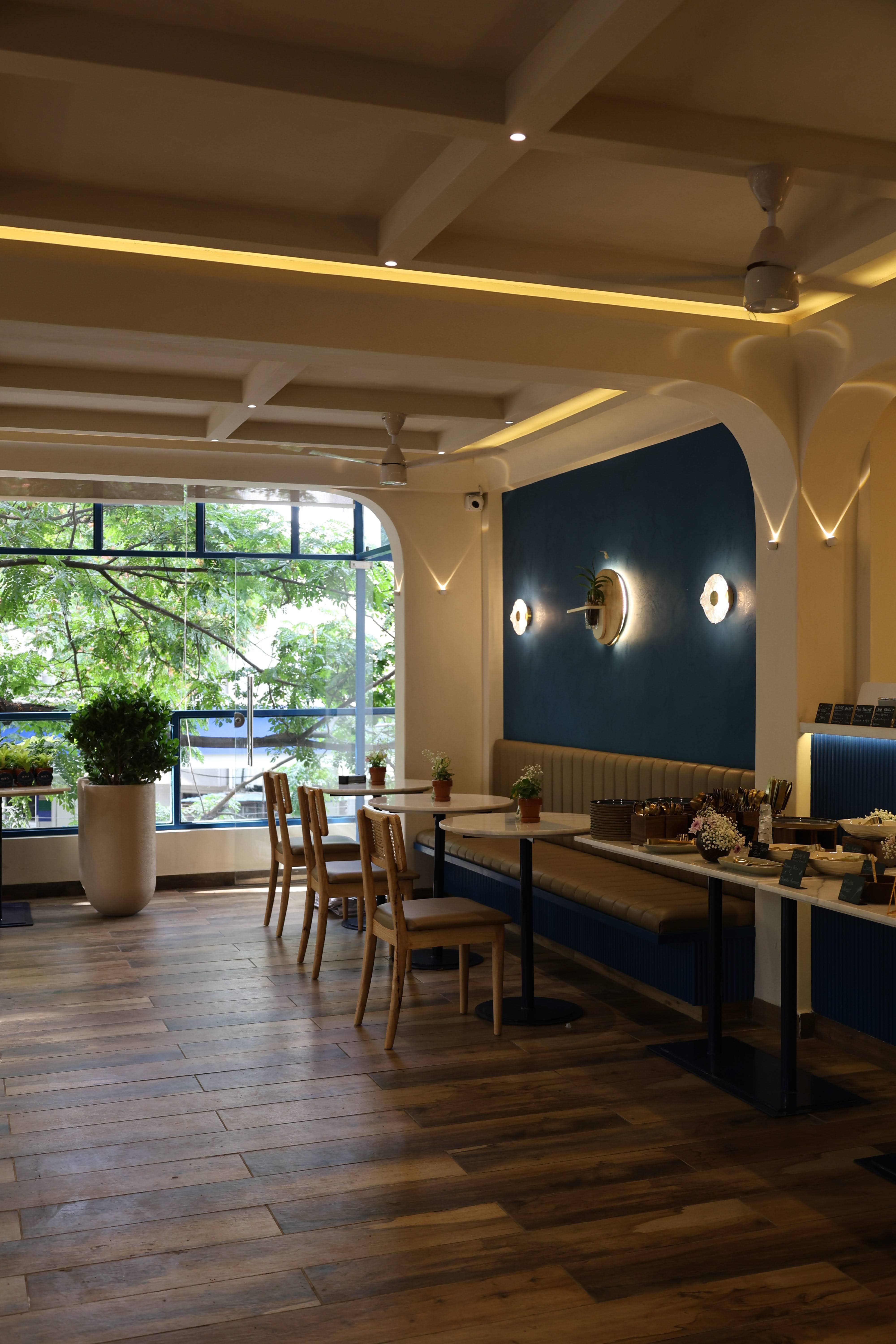 Breakfast restaurants near me, breakfast spots - Roka Cafe - img3