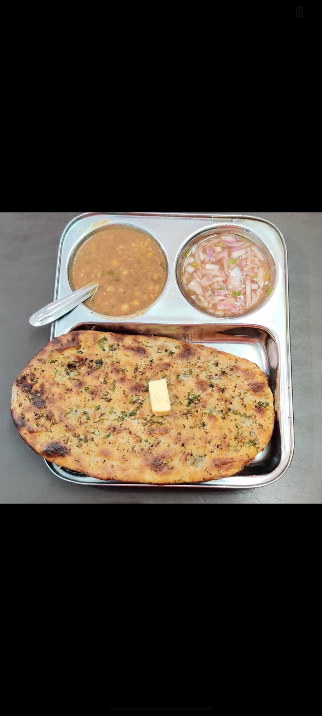 punjabi street food, punjabi food, street food, street snacks, chole bhature, amritsari kulcha, samosa, tikki, lassi - Harbans Kulcha Shop - img2