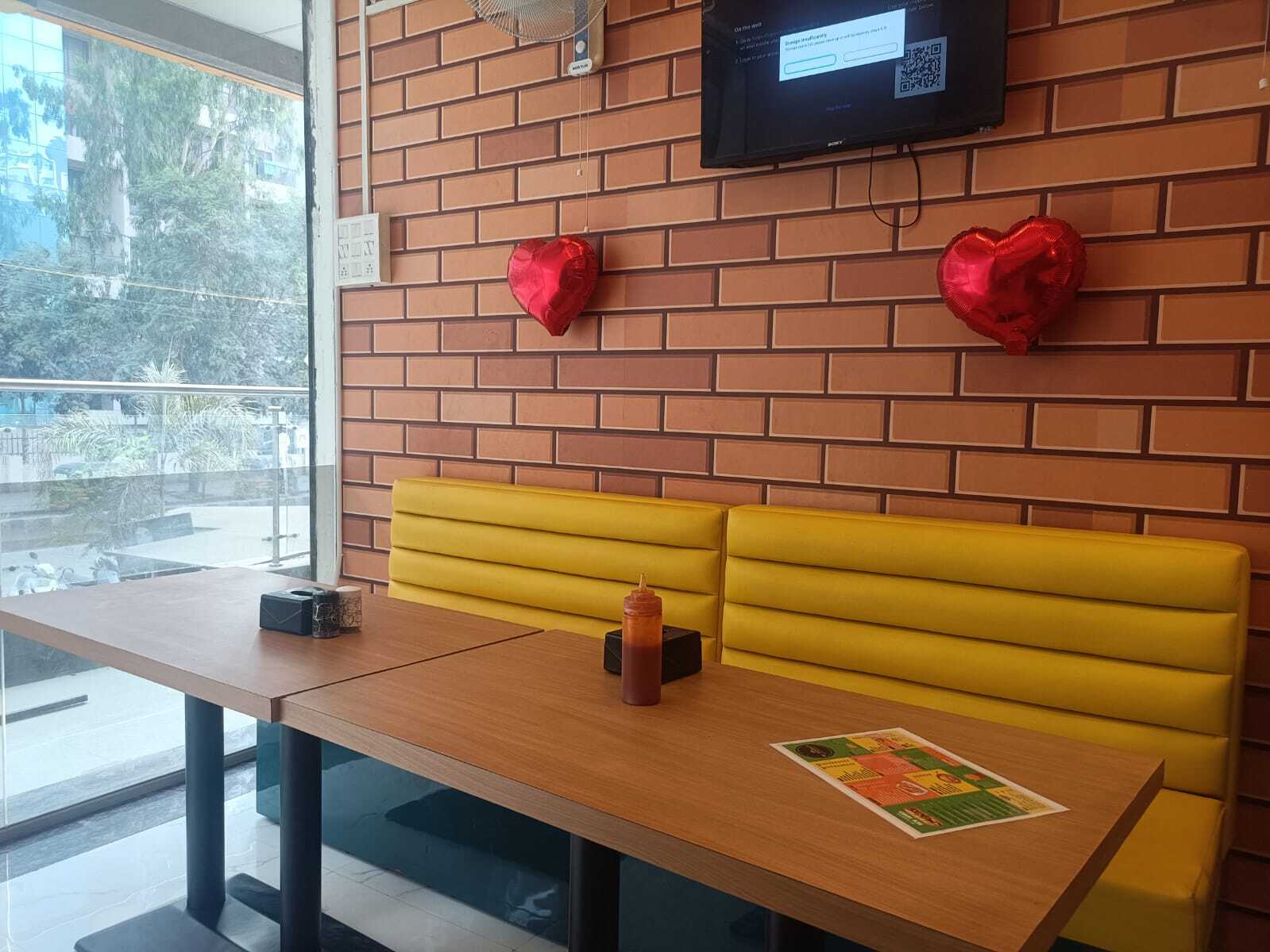 sandwich様4点おまとめページ Mr. Sandwich | Hadapsar, Pune | Book Table
