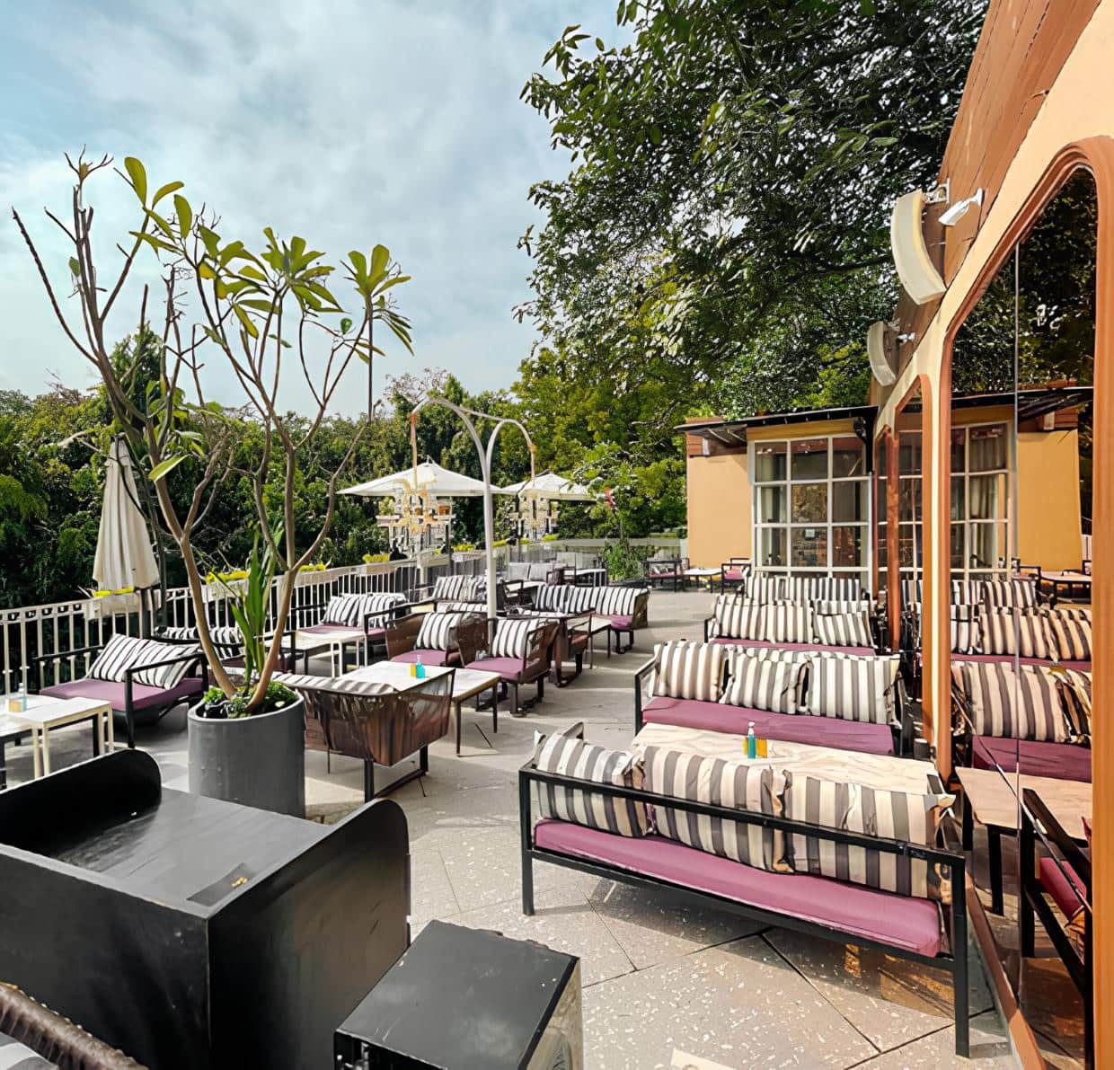 Restaurant image