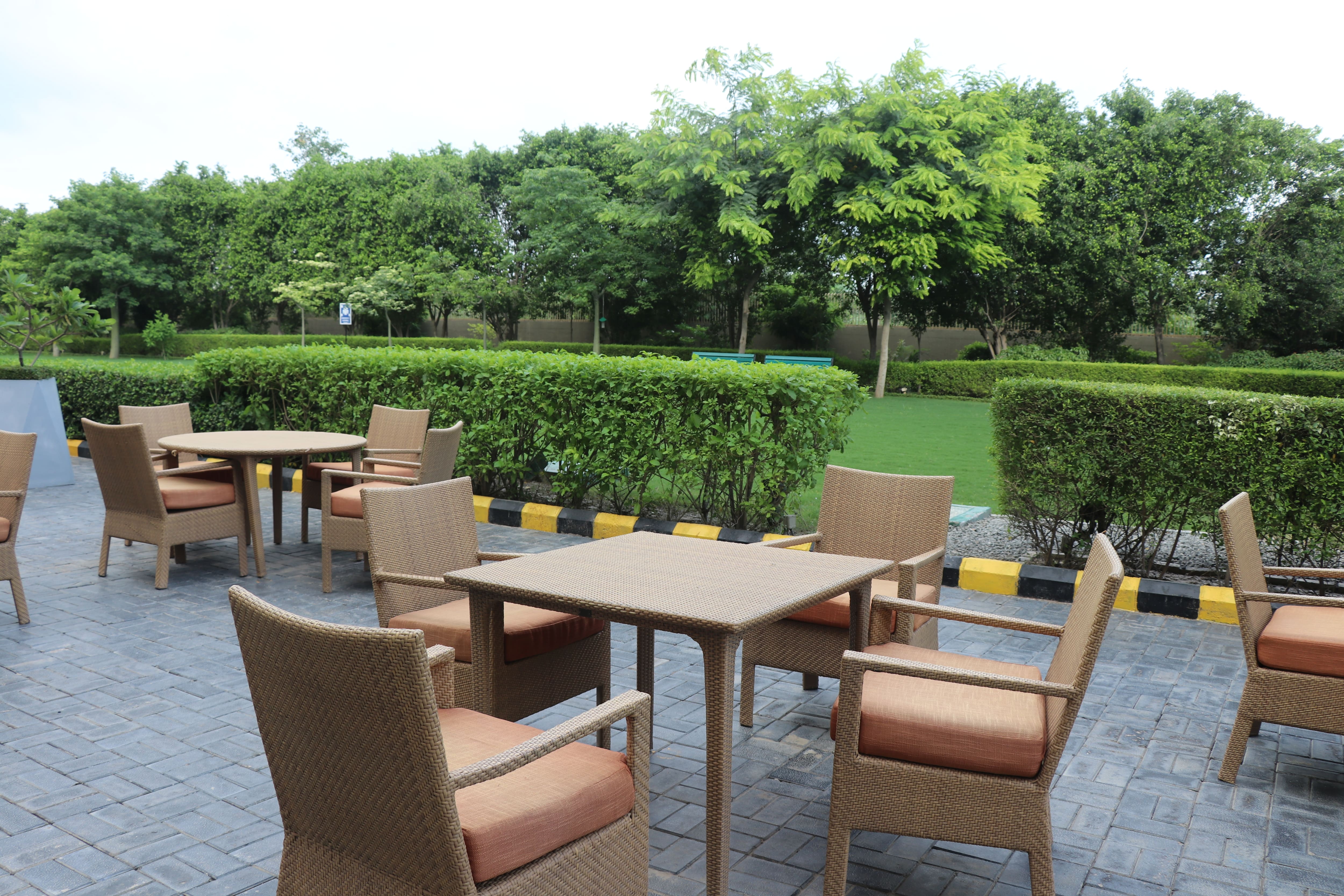 book-table-and-online-reservation-at-creo-vivanta-by-taj-sector-21