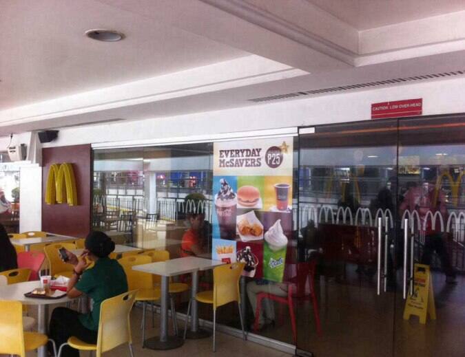 McDonald's, Forum Robinsons Mall, Buayang Bato, Mandaluyong City ...