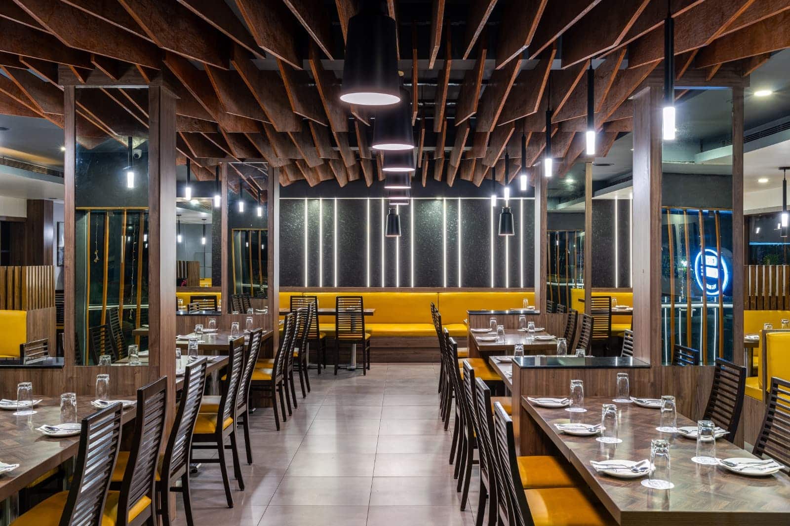 dining offers, restaurant offers, dining deals, restaurant deals, restaurant discounts, dining discounts, food offers, dining out offers, restaurant offers near me, best restaurant deals - Cream Centre - Vegetarian Legacy Since 1958 - img1