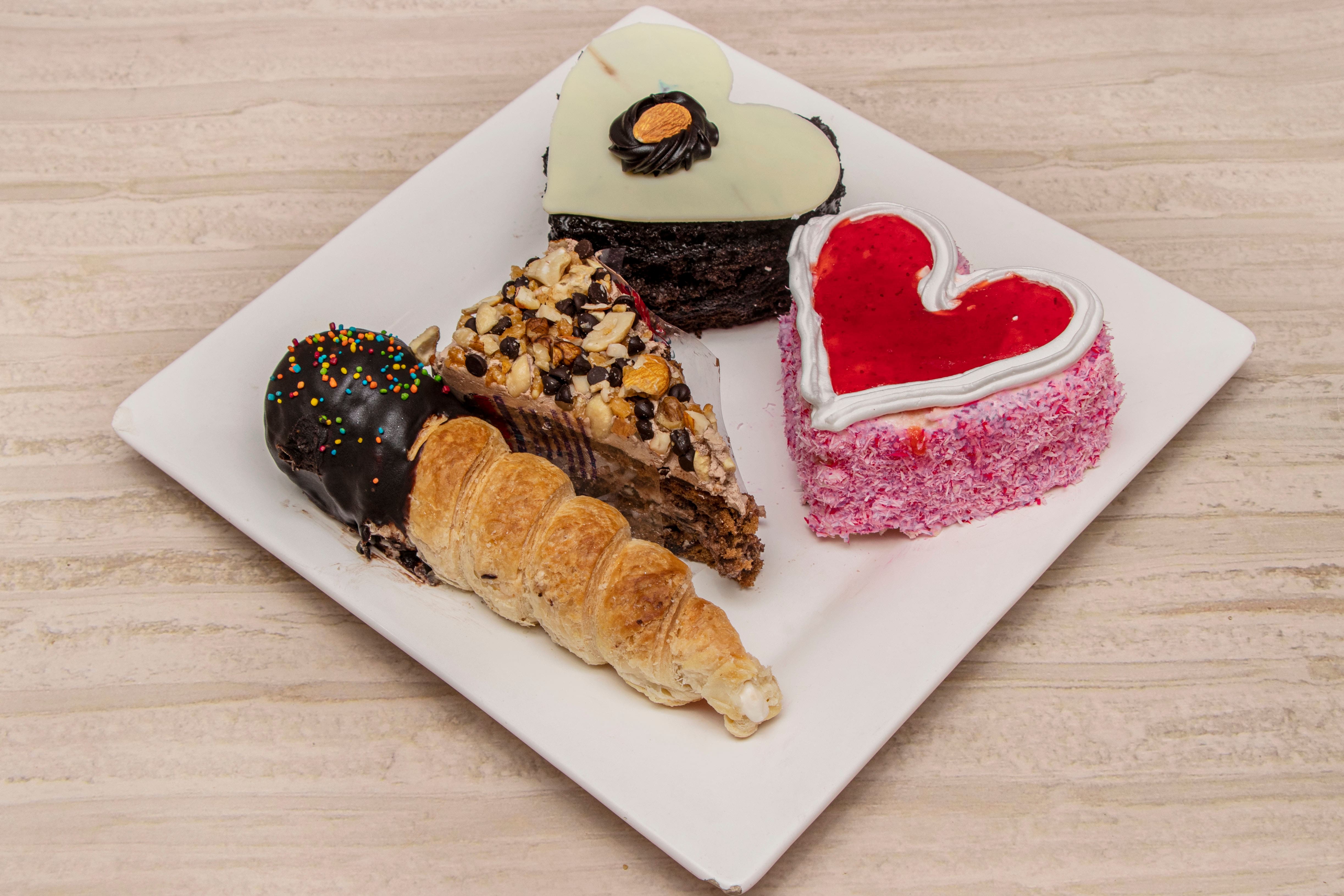 The Cake Point in Punjabi Bagh,Delhi - Best Bakery Food Home Delivery in  Delhi - Justdial