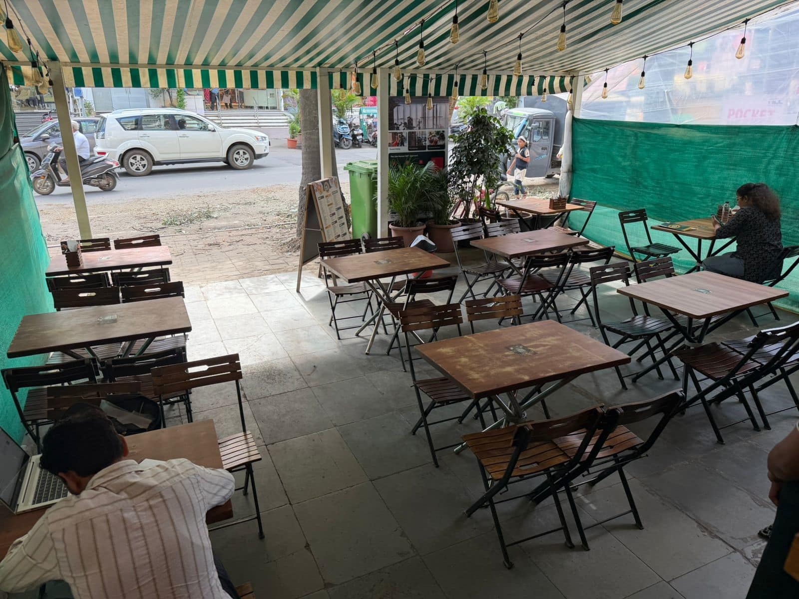Breakfast restaurants near me, breakfast spots - Yolkshire - img2
