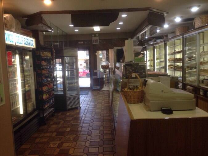 Impallaria Bakery & Deli, Bridgeport, Chicago Urbanspoon/Zomato