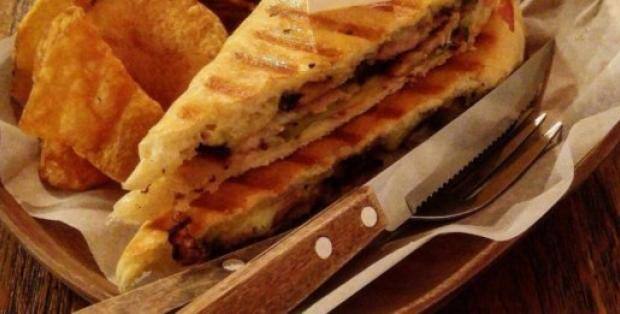 Harrison Soegiarto S Review For The Green Door Kitchen Kelapa