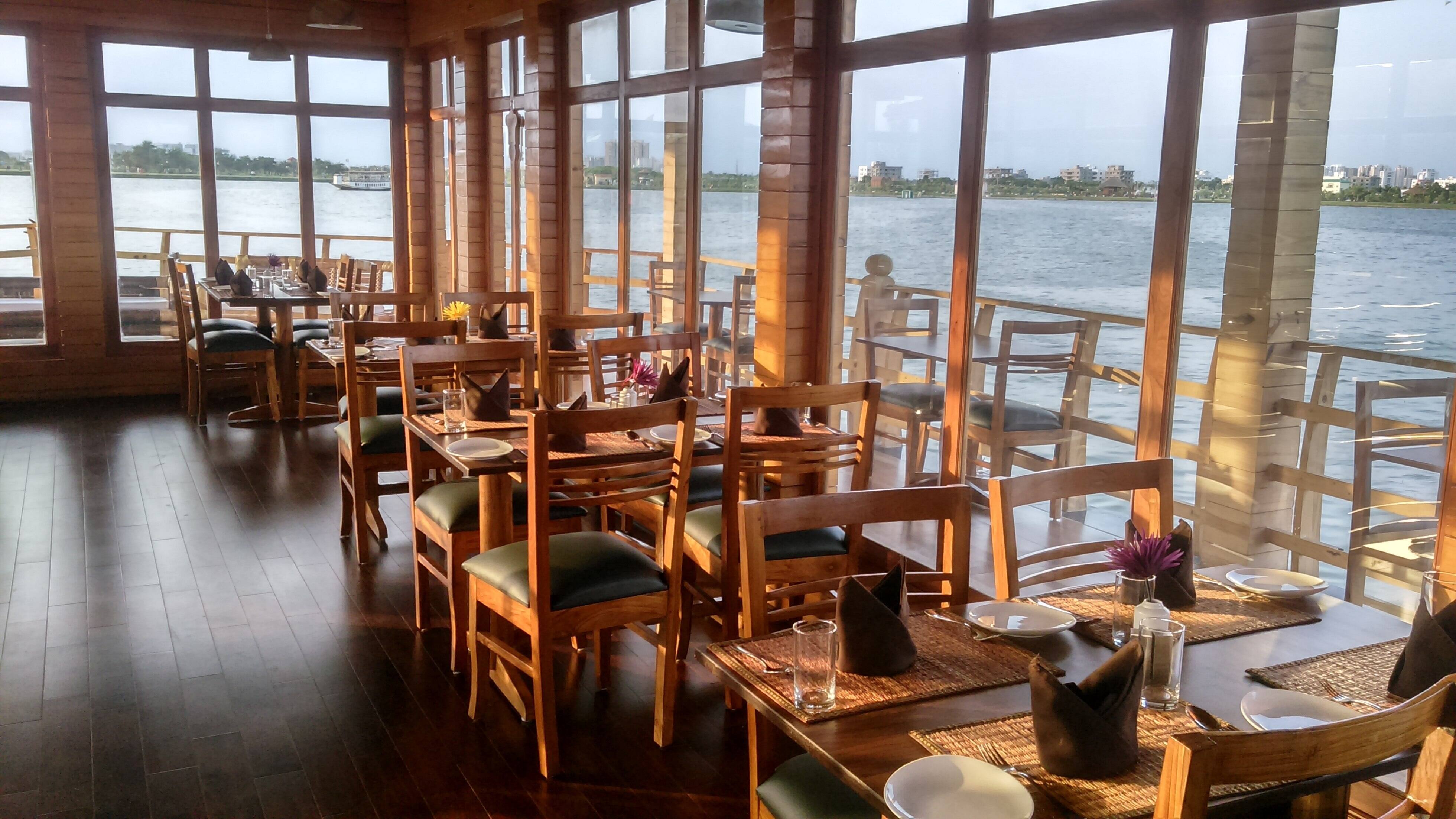 Photos Of Caf Ekante Houseboat Restaurant Pictures Of Caf Ekante