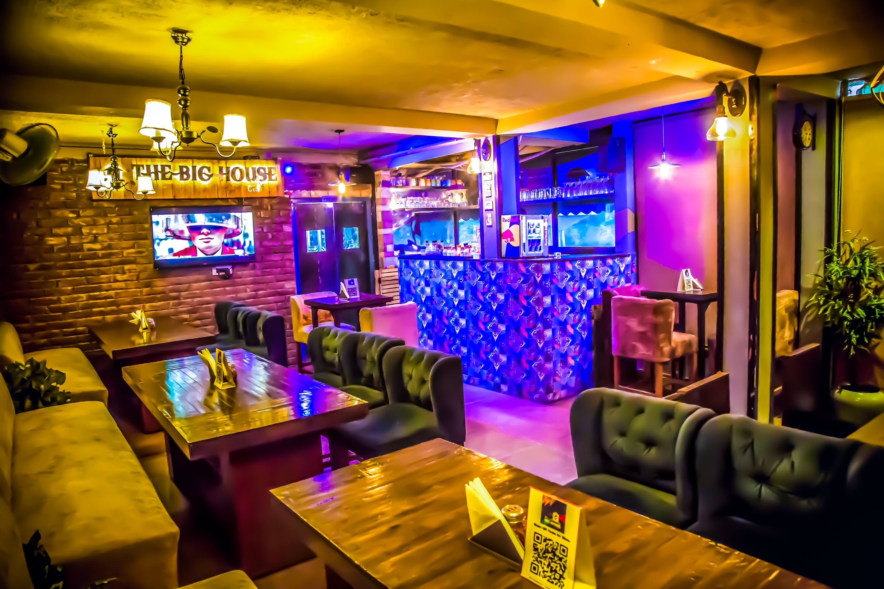 Tbh - The Big House Cafe Satyaniketan New Delhi