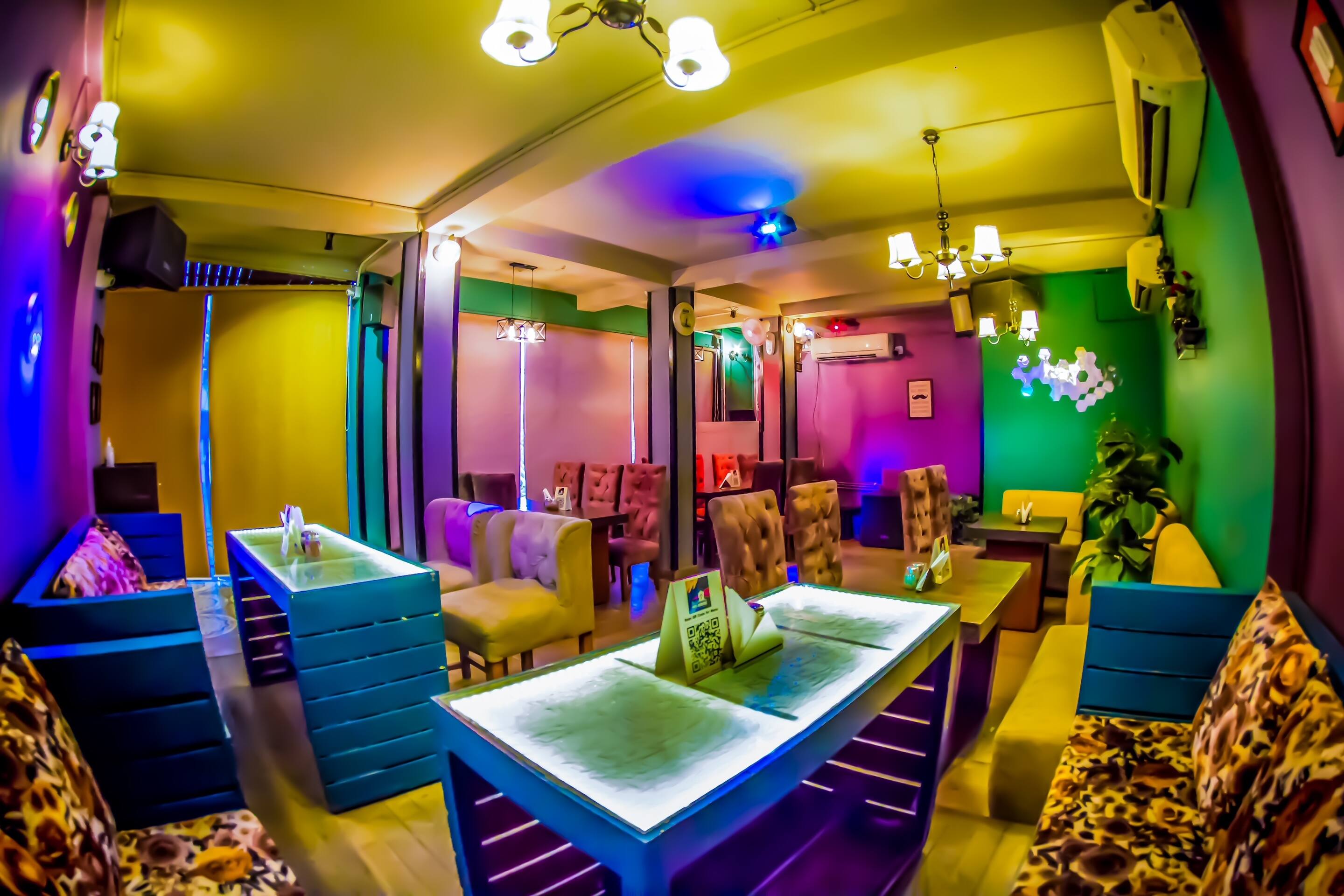 Tbh - The Big House Cafe Foto Gambar Untuk Tbh - The Big House Cafe Satyaniketan New Delhi