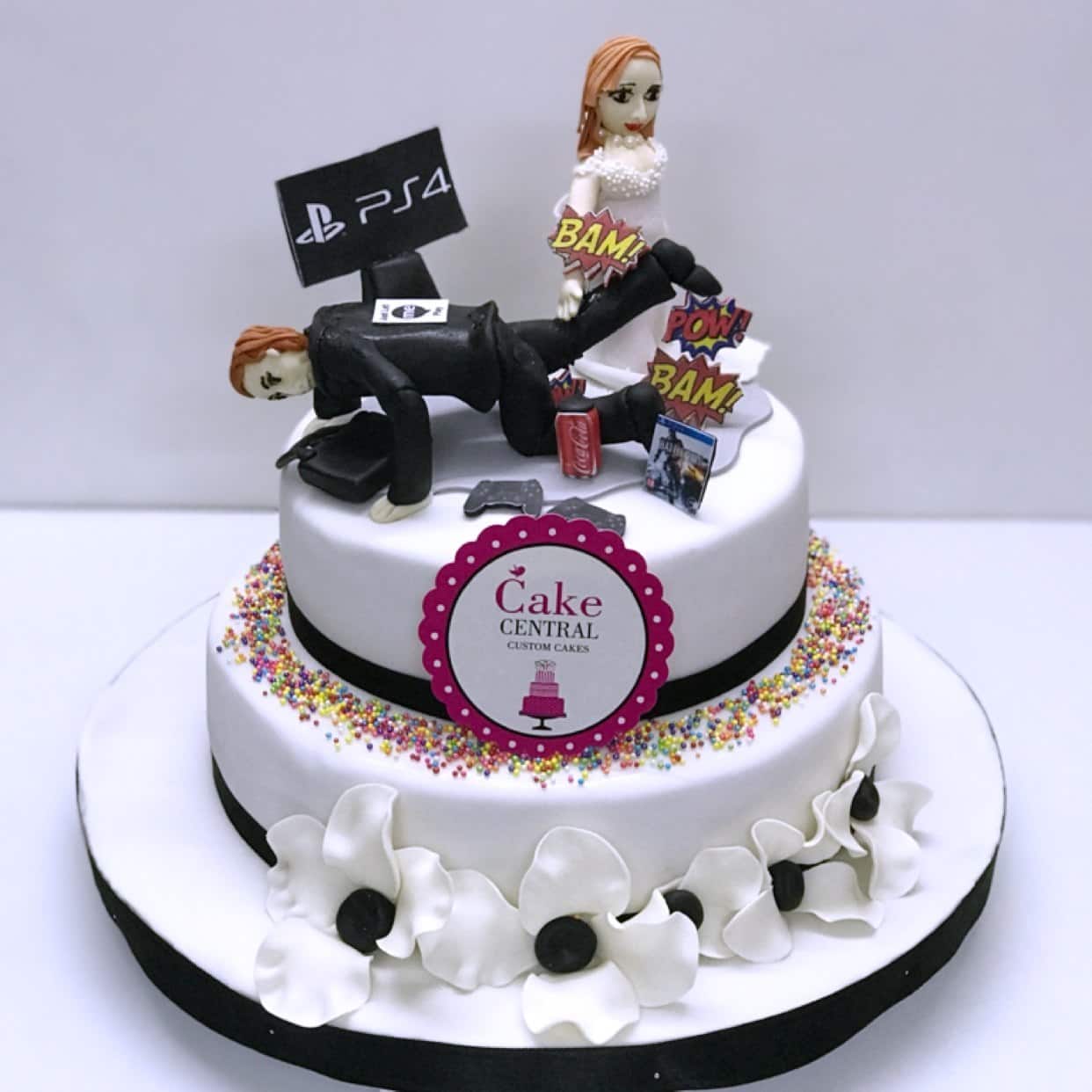 Anniversary Theme Cake | Fondant Cake Decorating | Meri cousin ki 10th year  Anniversary hai aur jaise ki har saal mujhe se hi woh cake ban bati hai to  chaliye banate hai