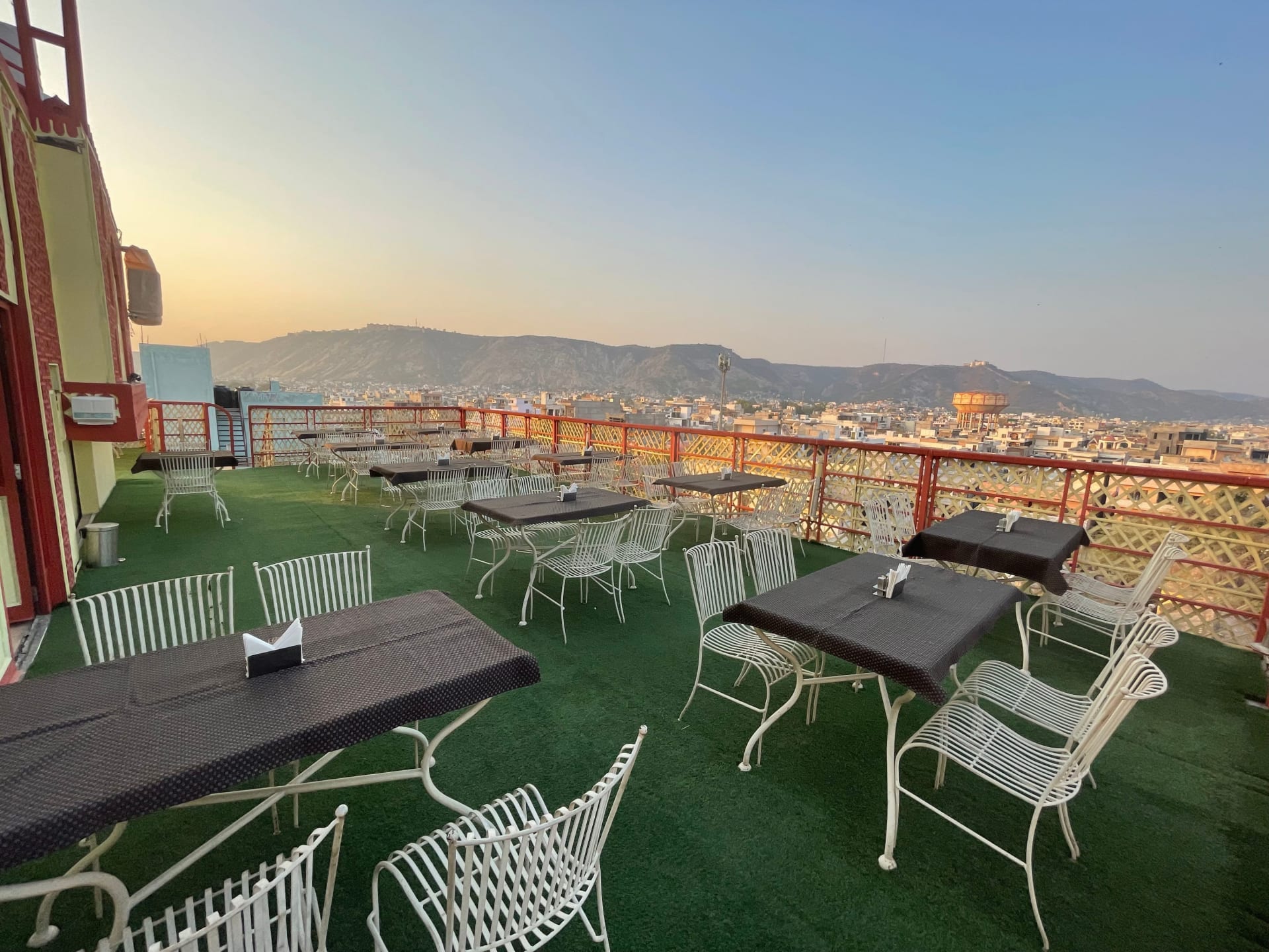 rooftop cafes, rooftop restaurants, cafes, coffee, cold coffee - Hawk View - img1