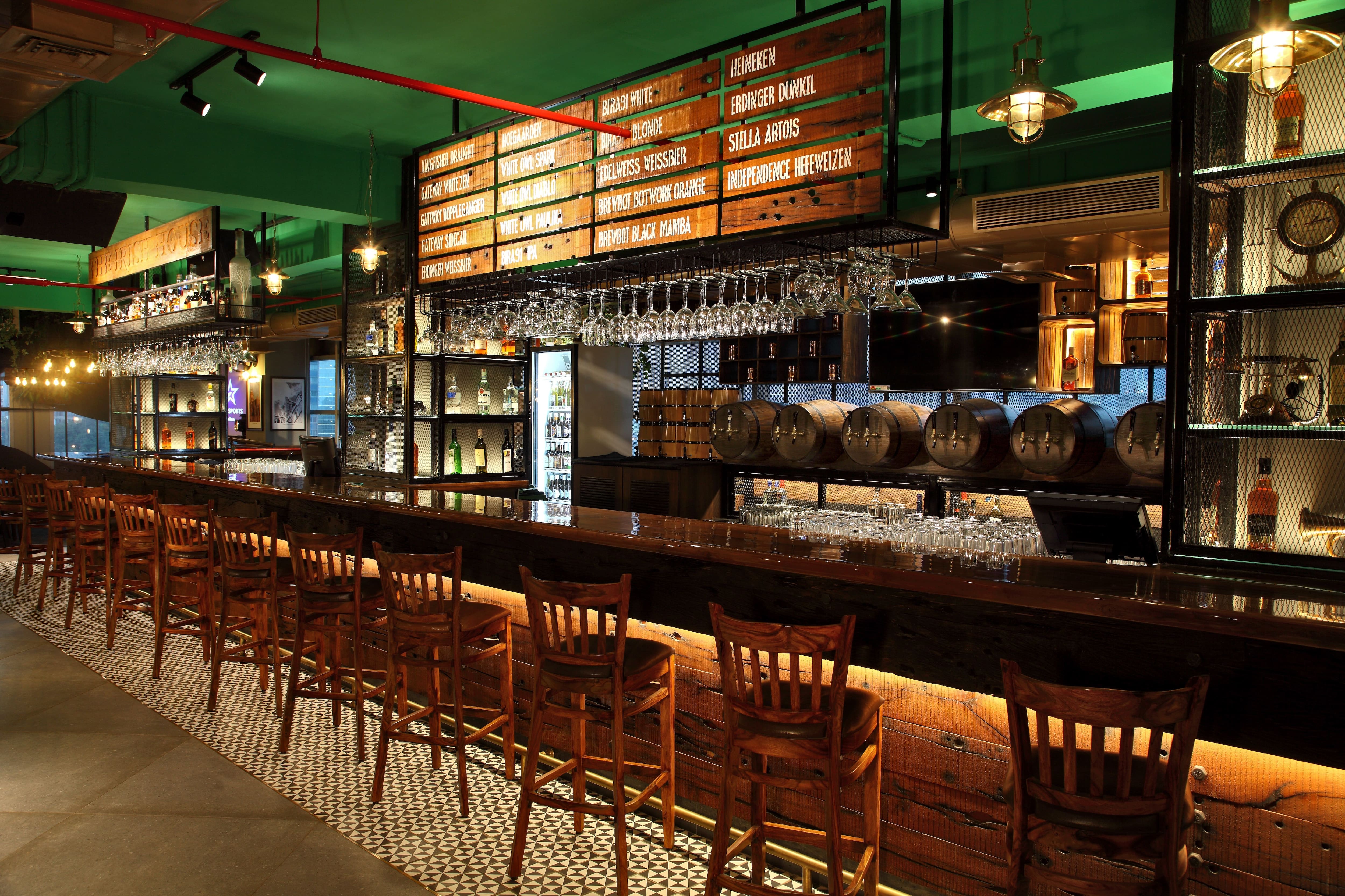 sports bars, sports pubs, sports bar and grill, live sports bars, pubs, bars - The Irish House - img4