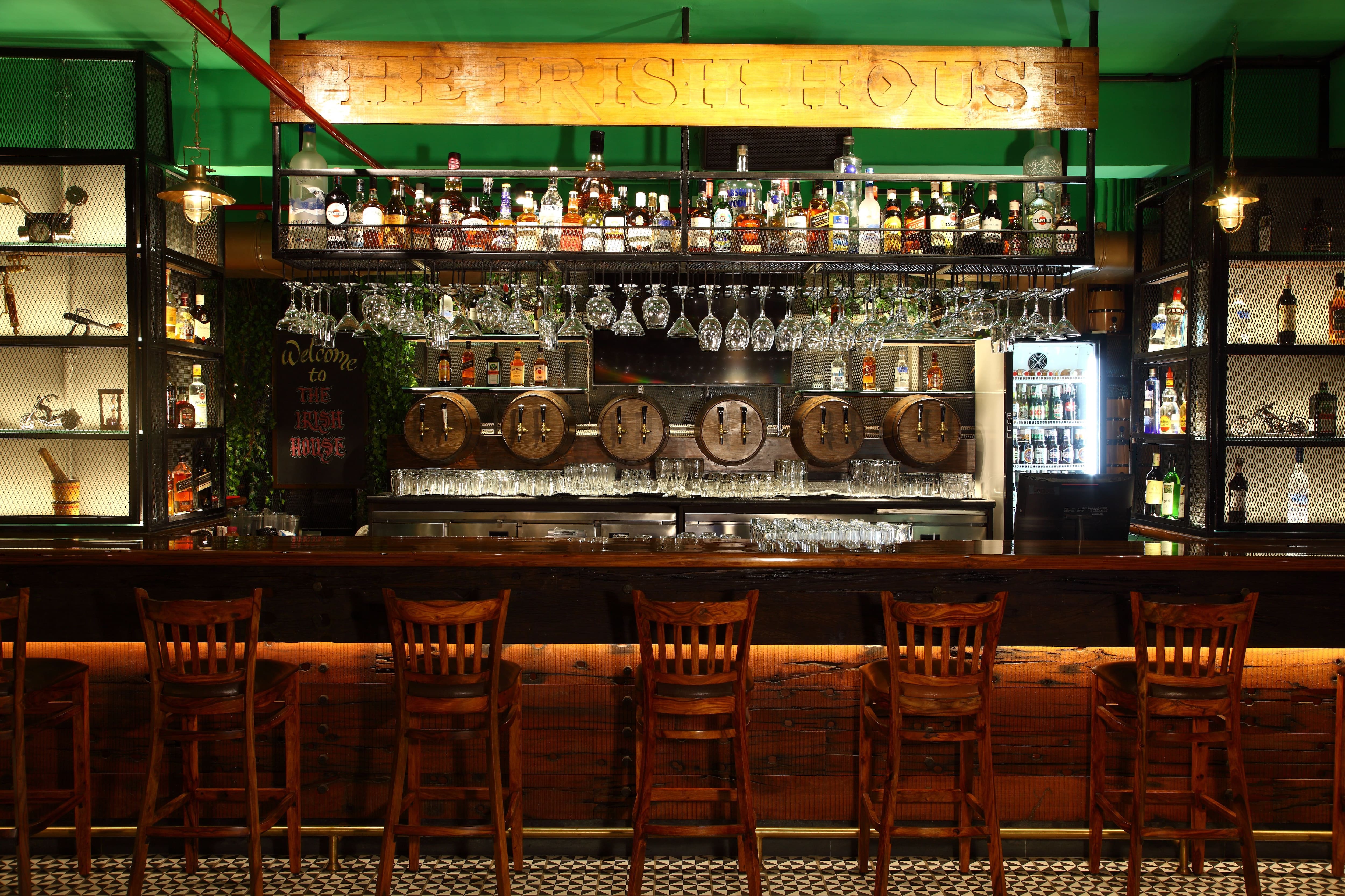 sports bars, sports pubs, sports bar and grill, live sports bars, pubs, bars - The Irish House - img5