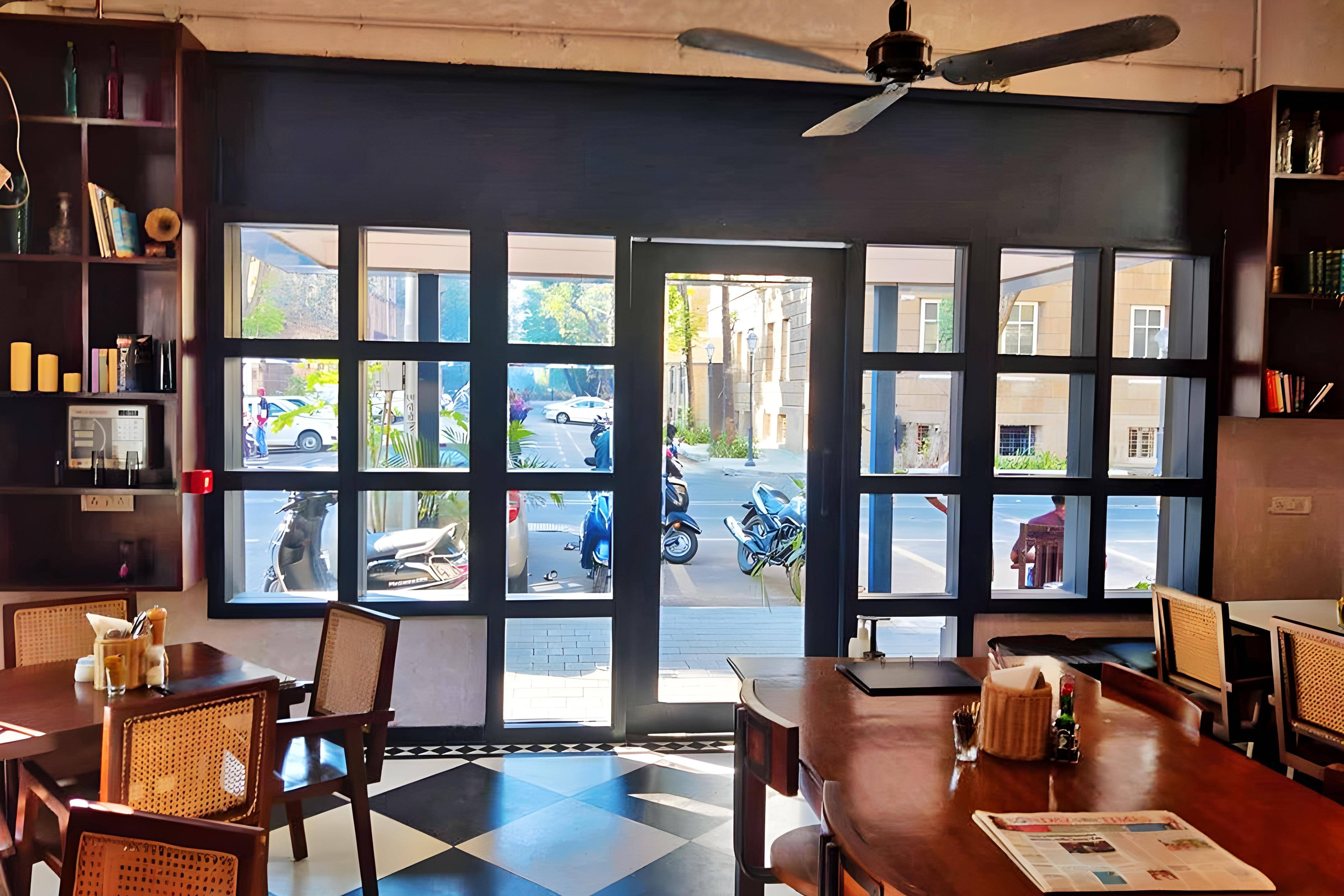 coffee places near me, cafe nearby, coffee house near me, cafes with wifi, coffee places - Bombay Coffee House - img4