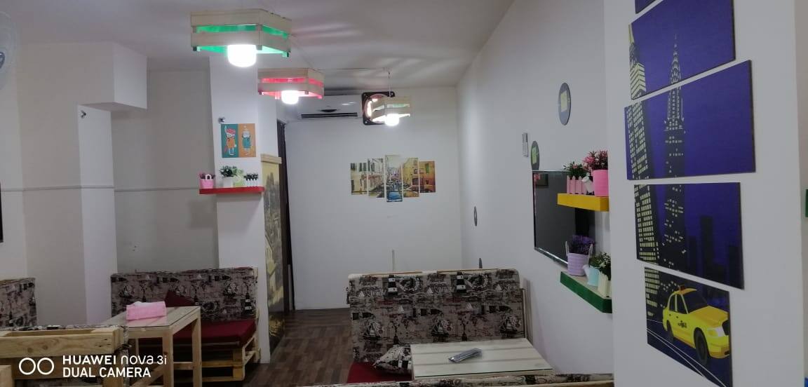 Mashhad Resto Cafe क फ ट एव च त र Haret Hreik