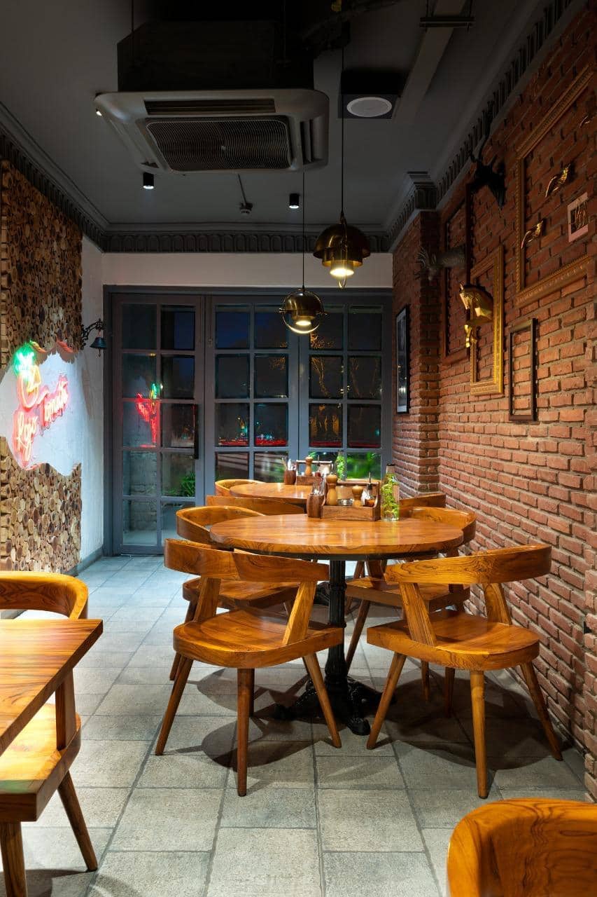 pizzerias, pizza restaurants, italian restaurants, wood fired pizza, neapolitan pizza, sourdough pizza, thin crust pizza, artisanal pizza, gourmet pizza - Rojo Tomate - img3