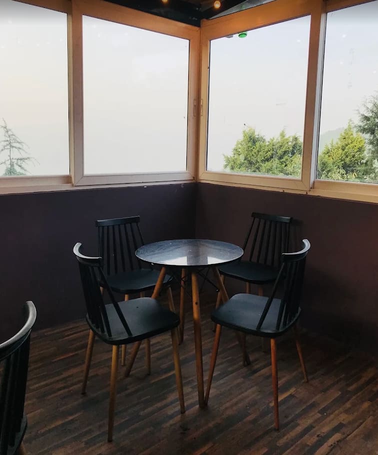 hill view cafes, hilltop cafes, cafes with a view, scenic cafes, mountain cafes, rooftop cafes, hillside restaurants, Mussoorie cafes - The Tikka Terrace - img3