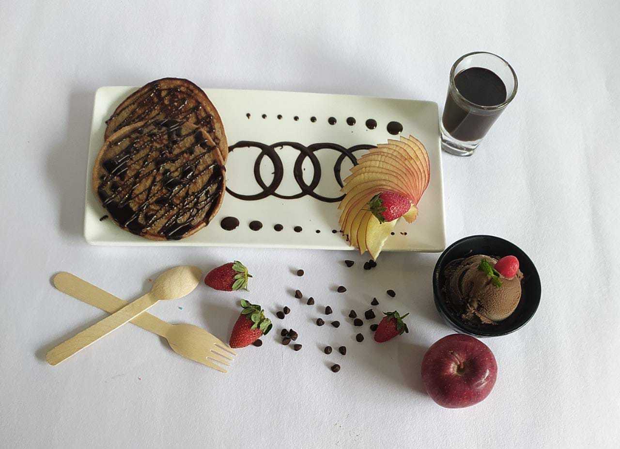 How to Decorate a Dessert Plate