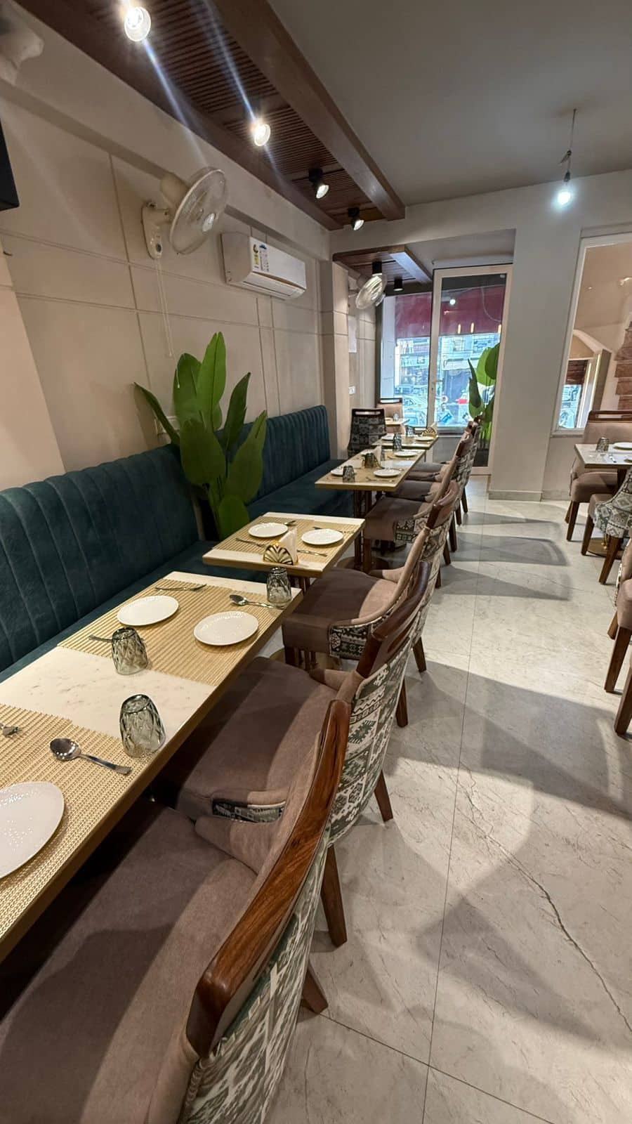 Restaurant image